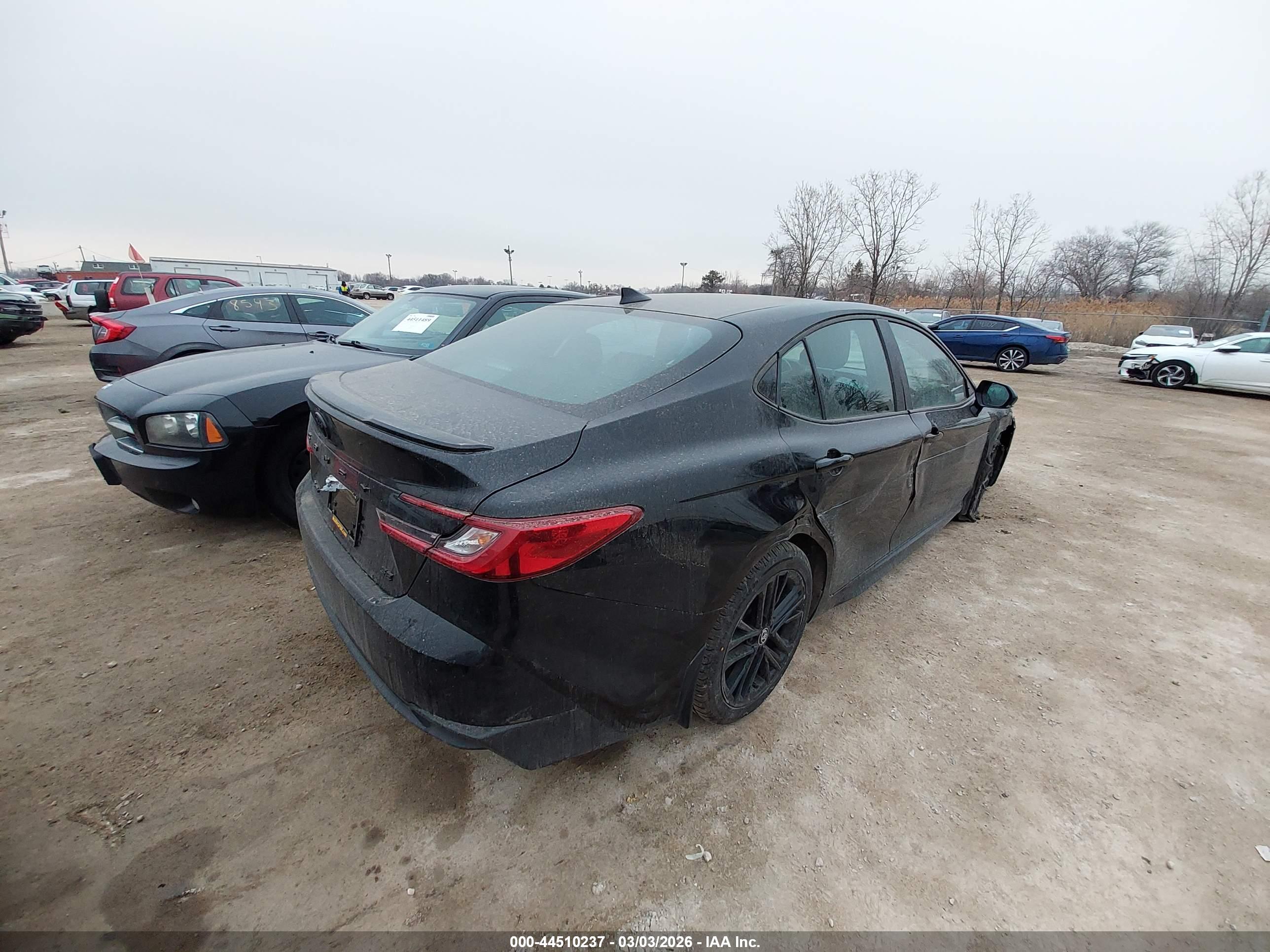 TOYOTA CAMRY image 4