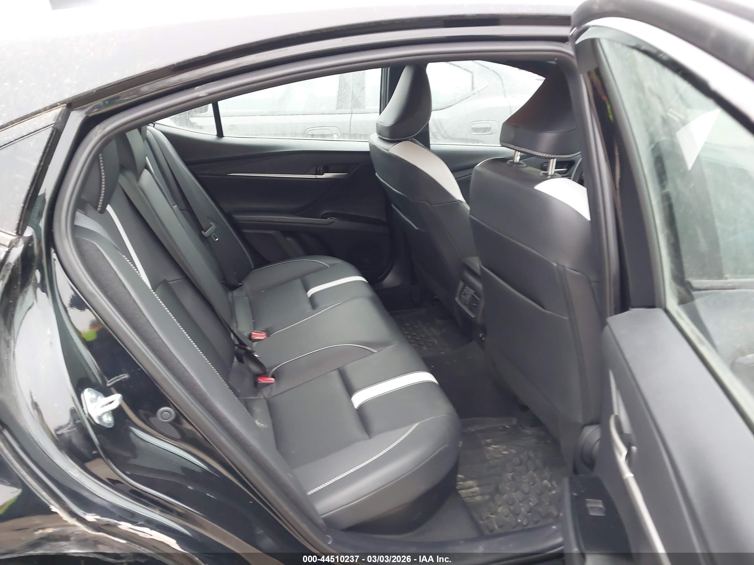 TOYOTA CAMRY image 8