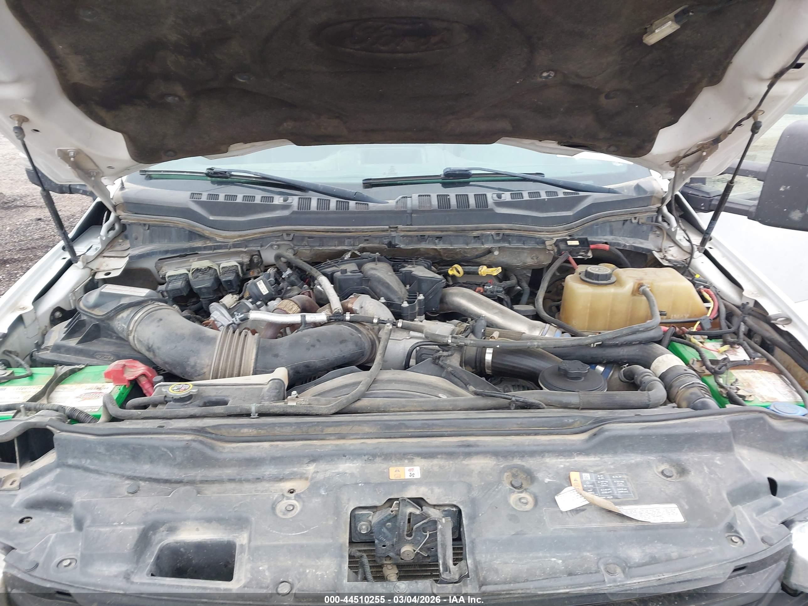 FORD F-550 image 10
