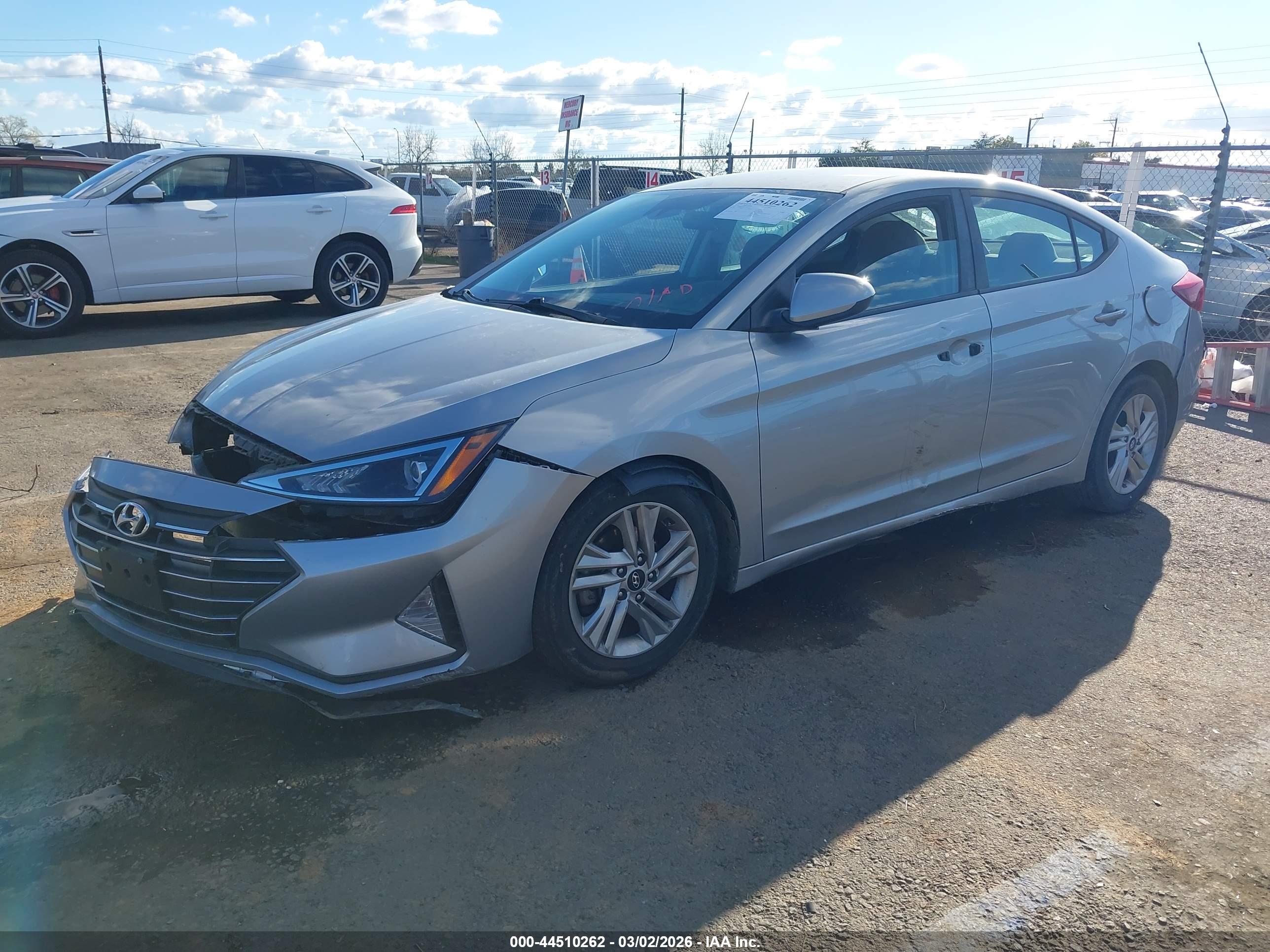 HYUNDAI ELANTRA image 2