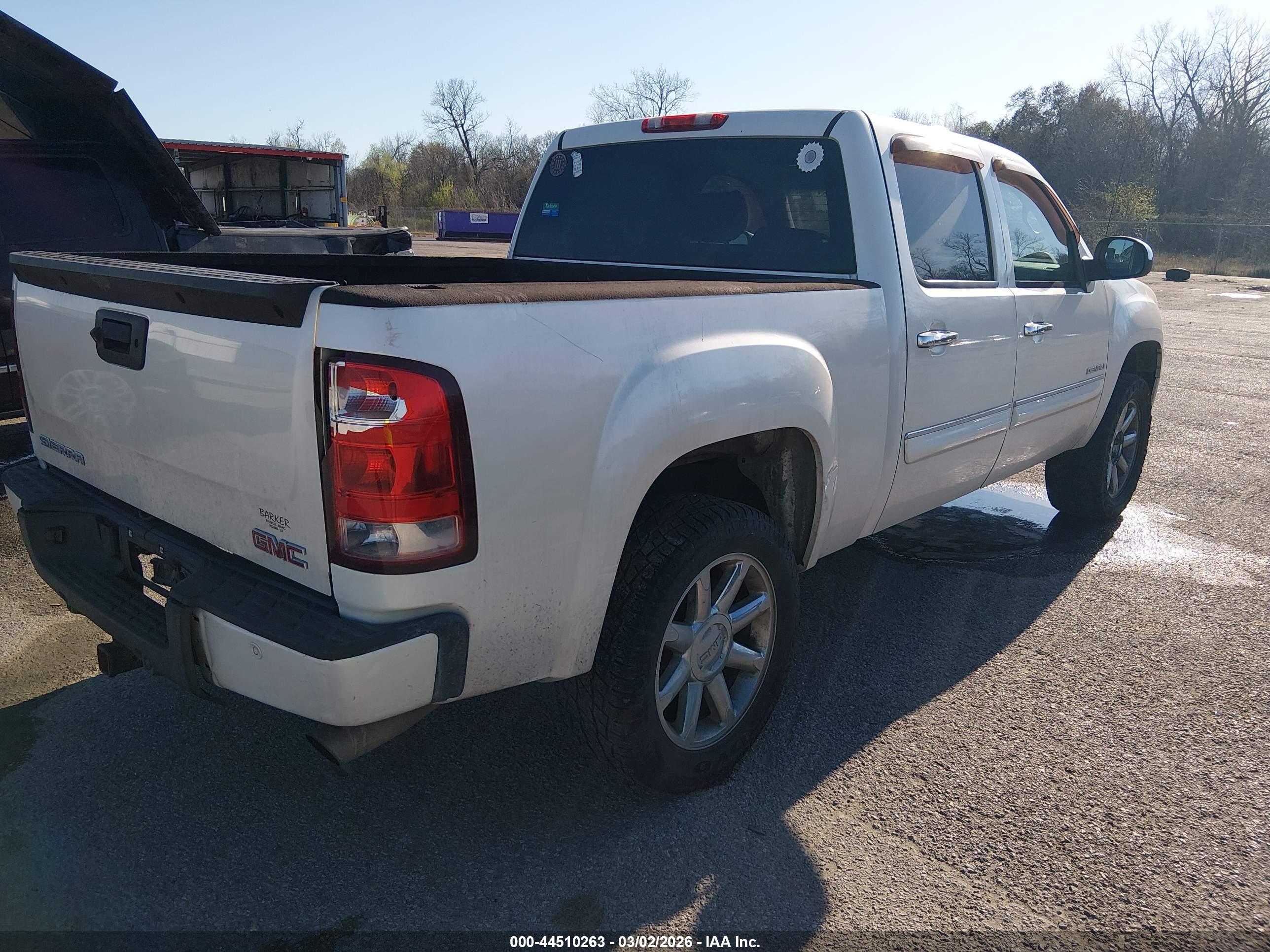 GMC SIERRA image 4