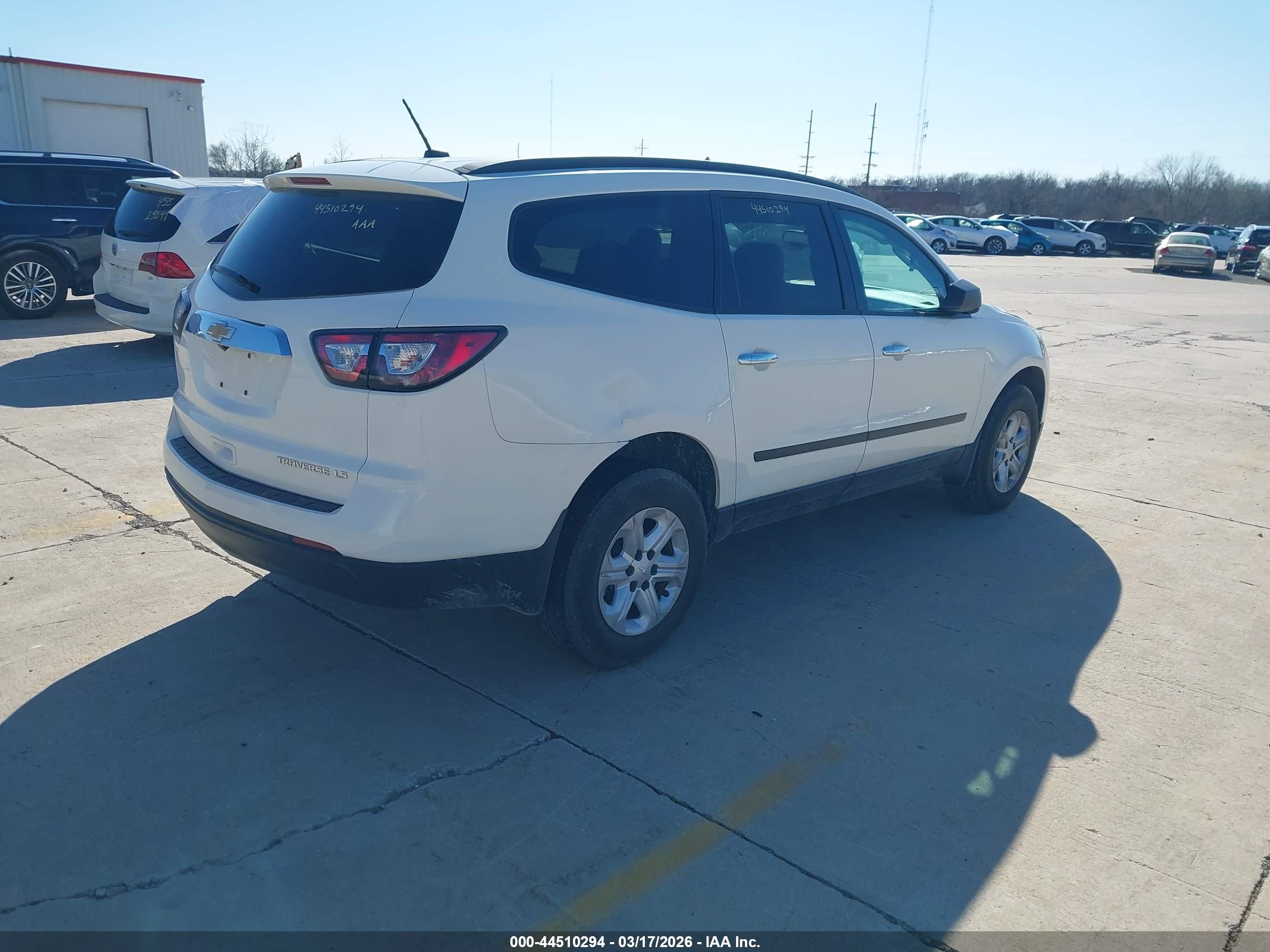CHEVROLET TRAVERSE image 4