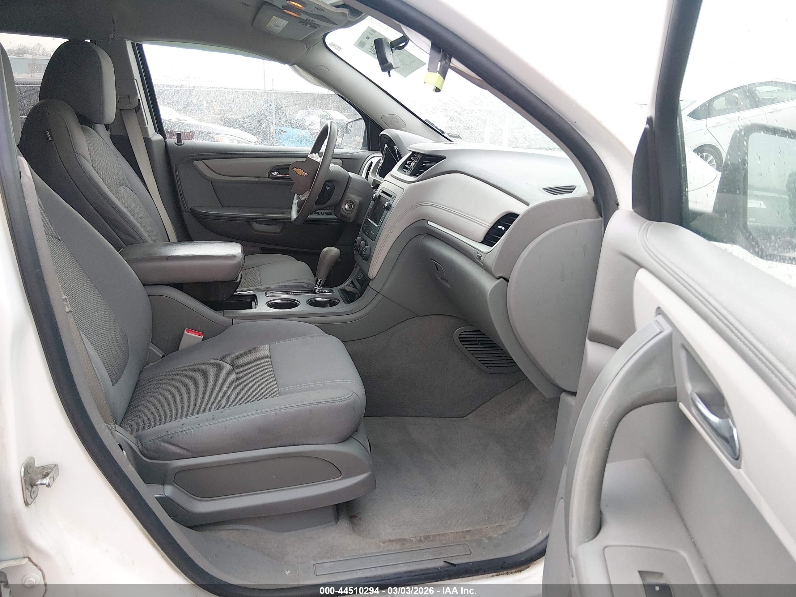 CHEVROLET TRAVERSE image 5