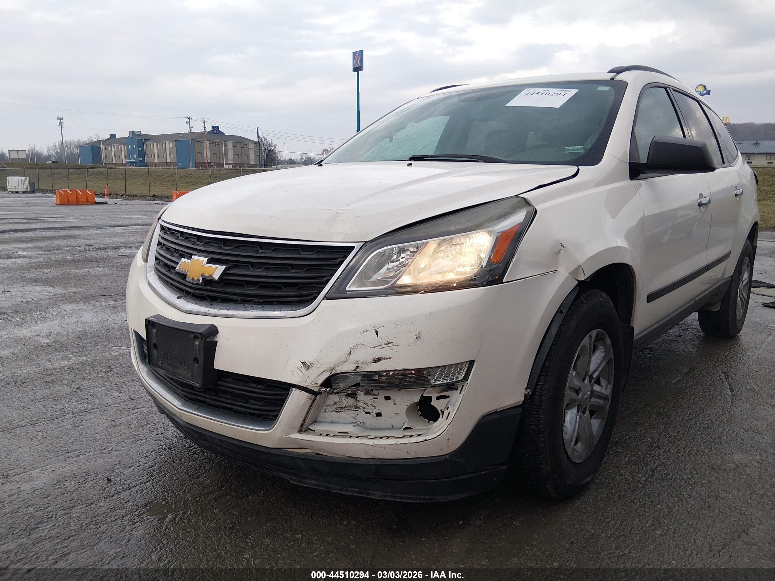 CHEVROLET TRAVERSE image 6
