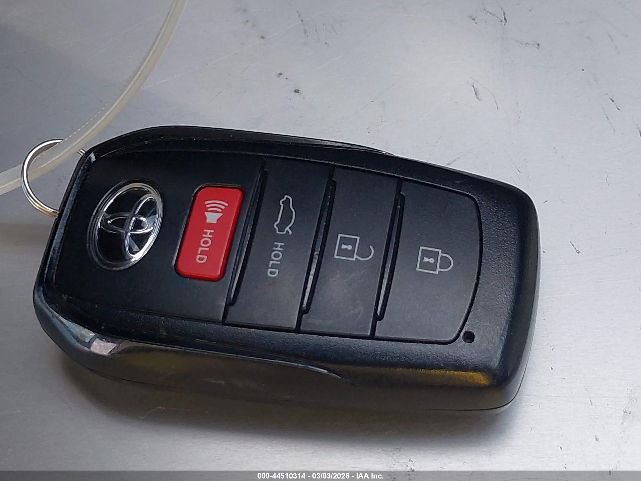 TOYOTA CAMRY image 11