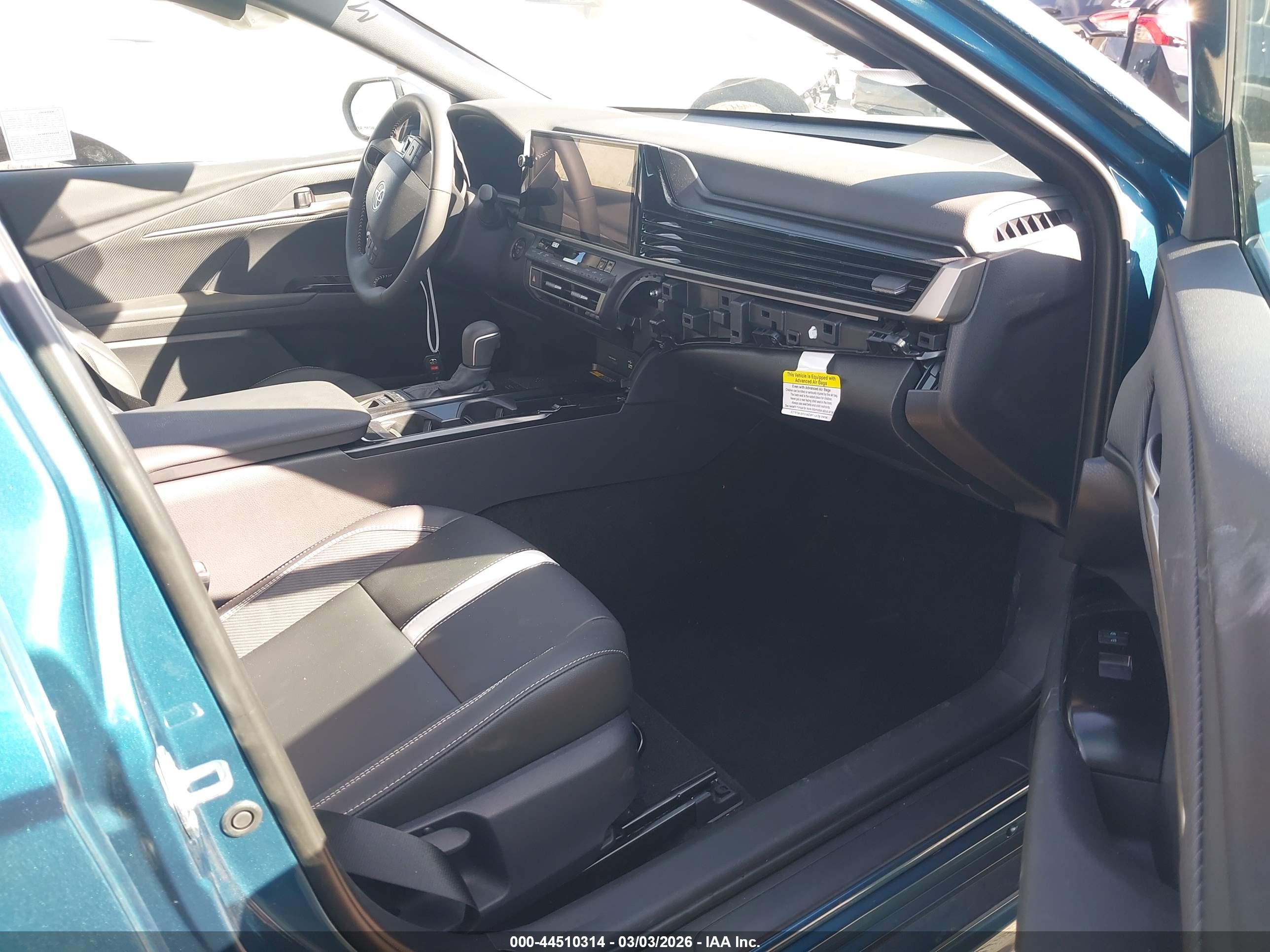 TOYOTA CAMRY image 5