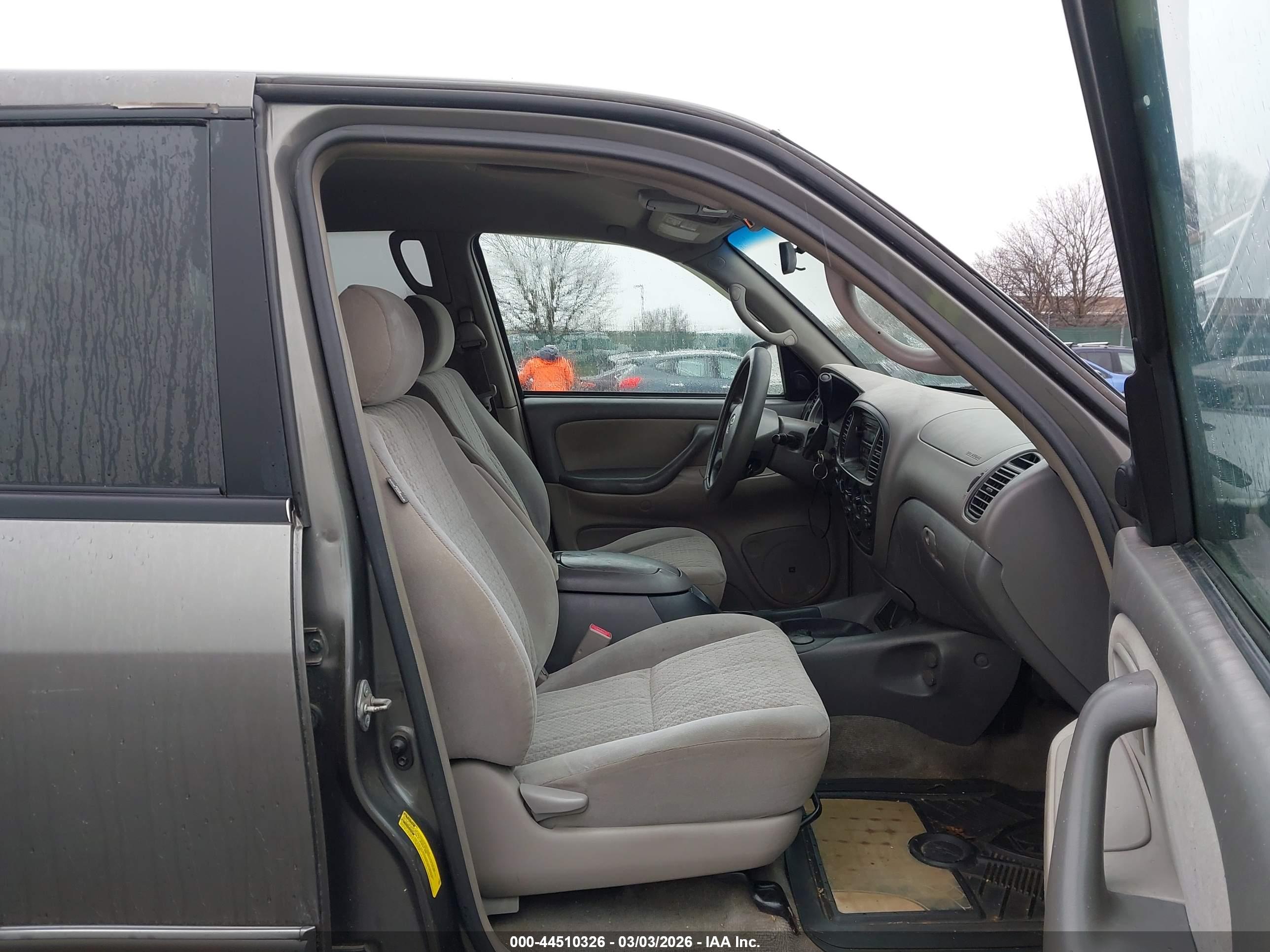 TOYOTA TUNDRA image 5
