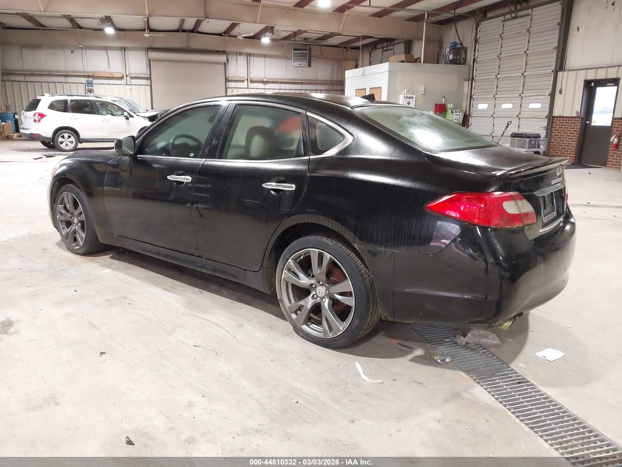 INFINITI M56X image 3