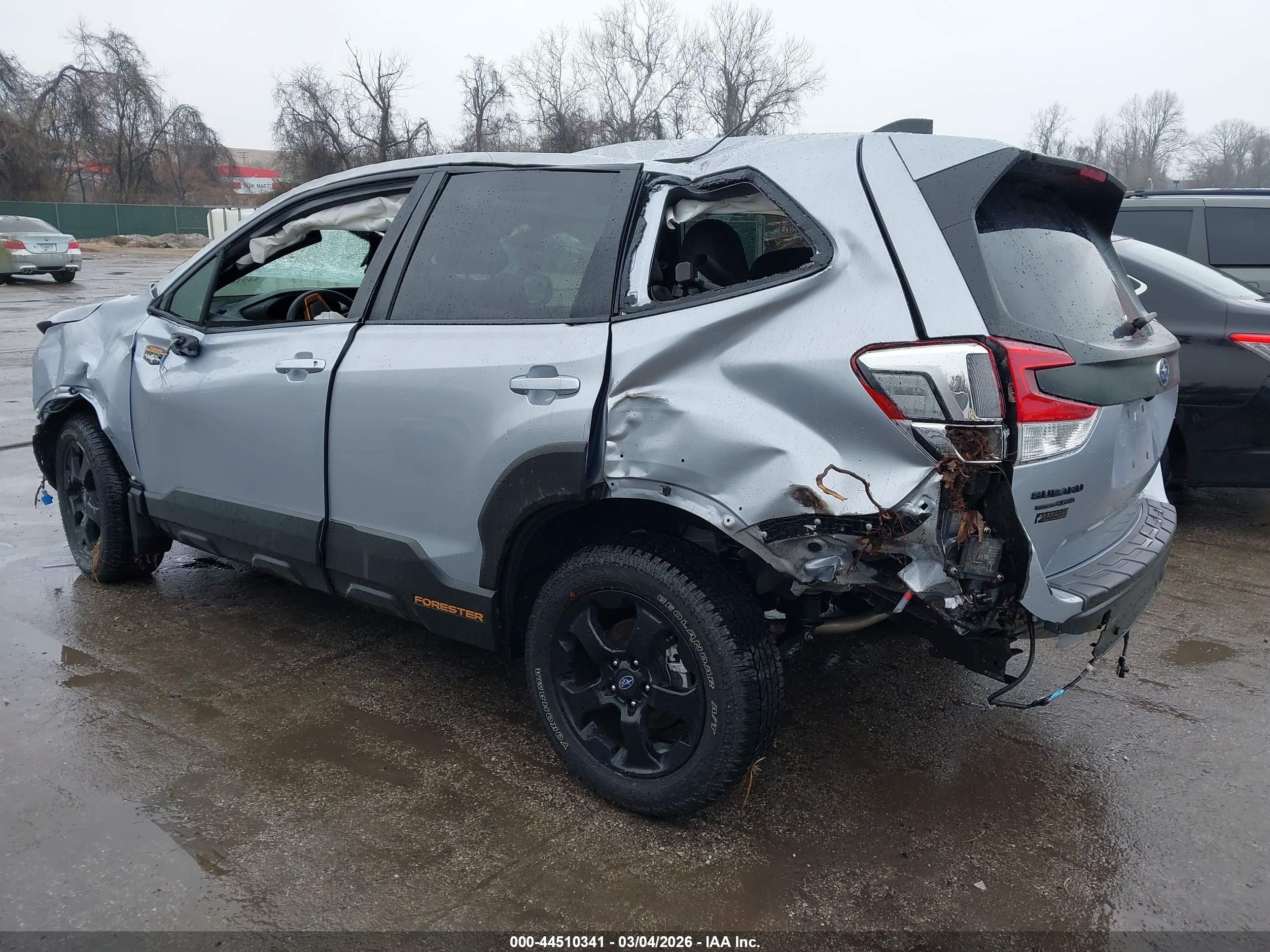 SUBARU FORESTER image 3