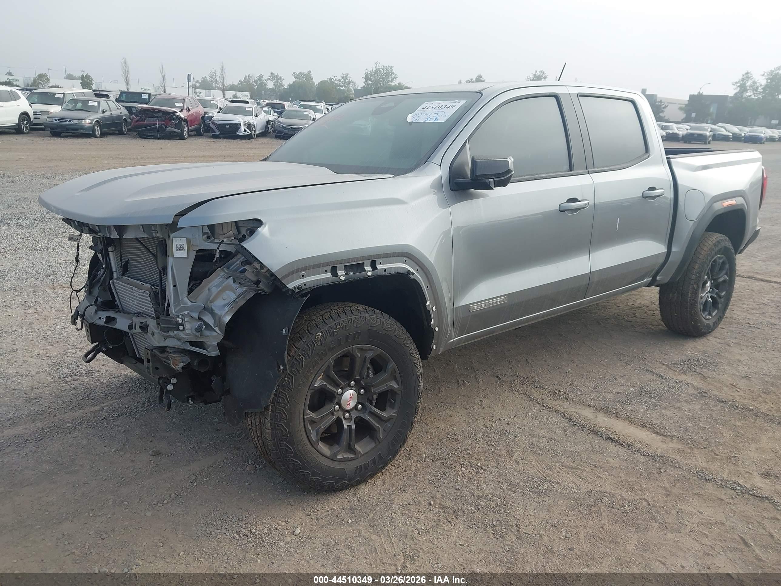 GMC CANYON image 2