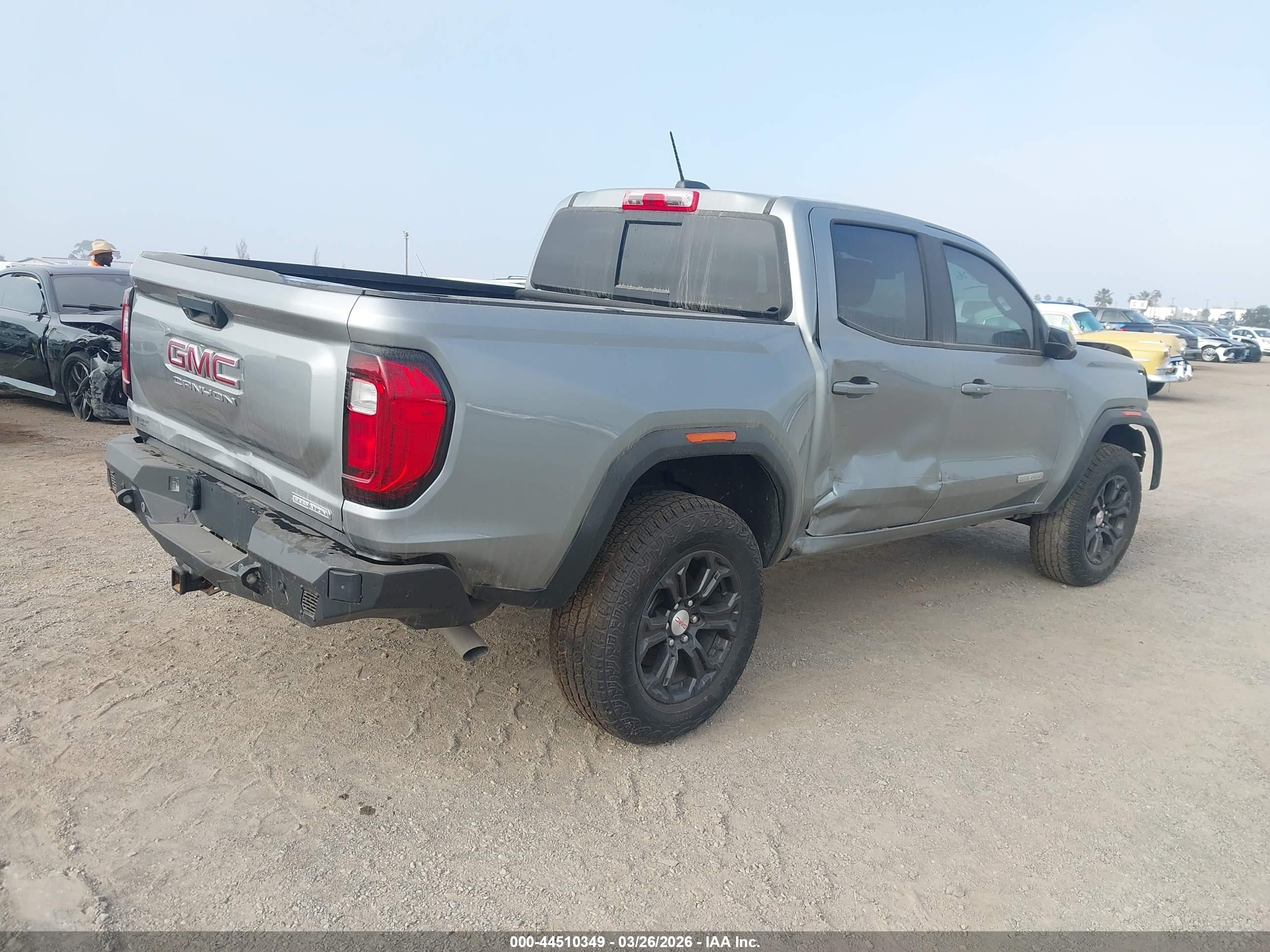 GMC CANYON image 4