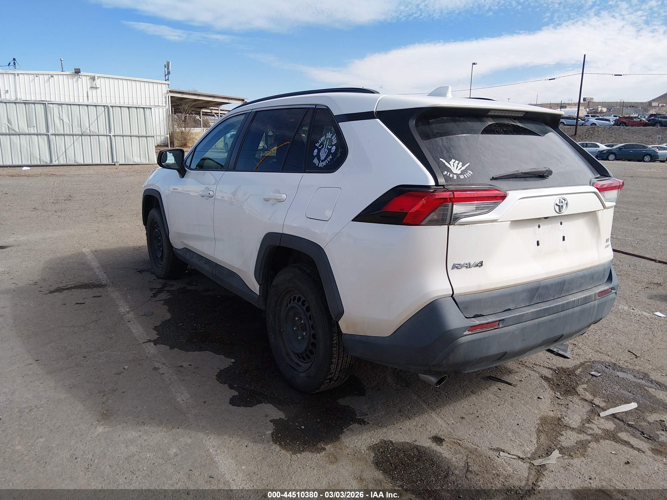 TOYOTA RAV4 image 3