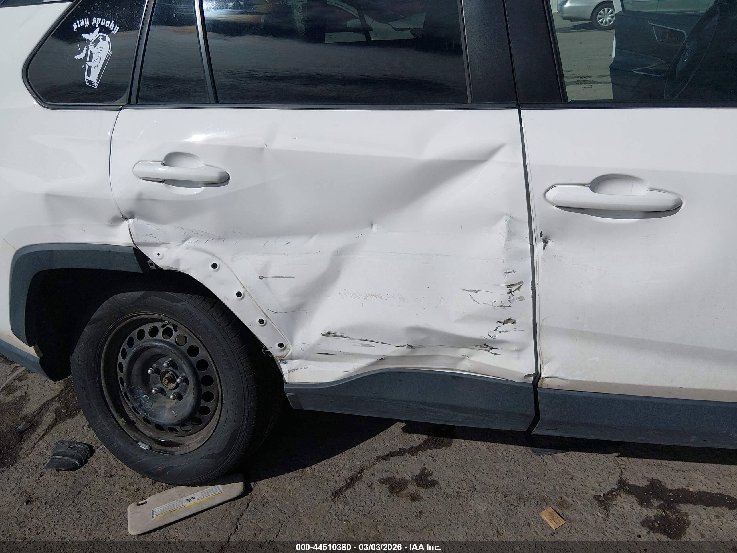 TOYOTA RAV4 image 6