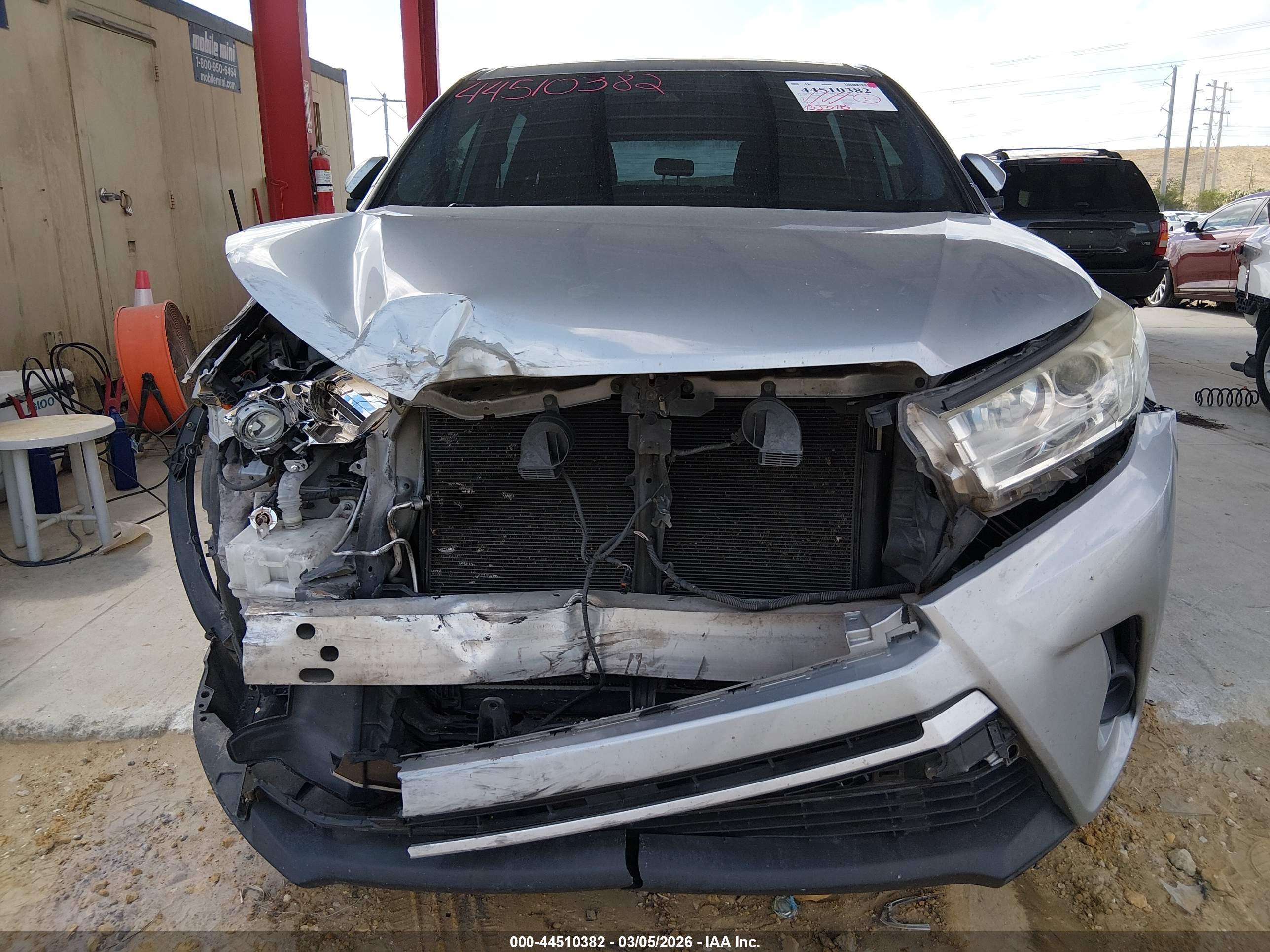 TOYOTA HIGHLANDER image 6