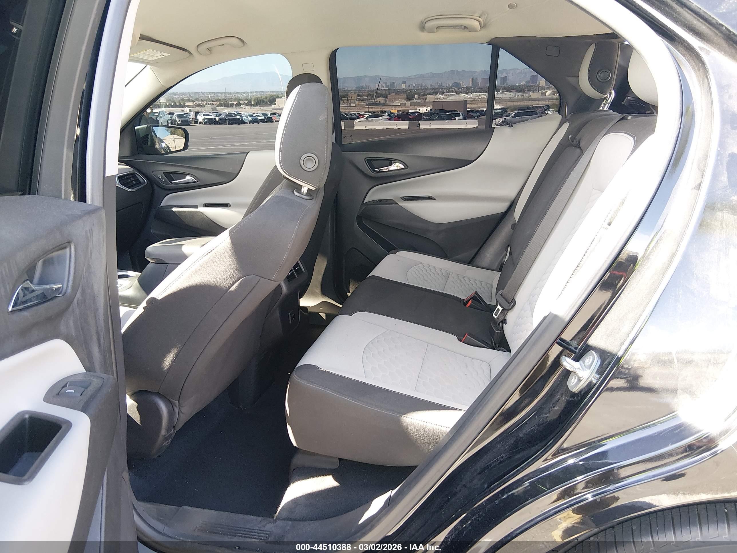 CHEVROLET EQUINOX image 8