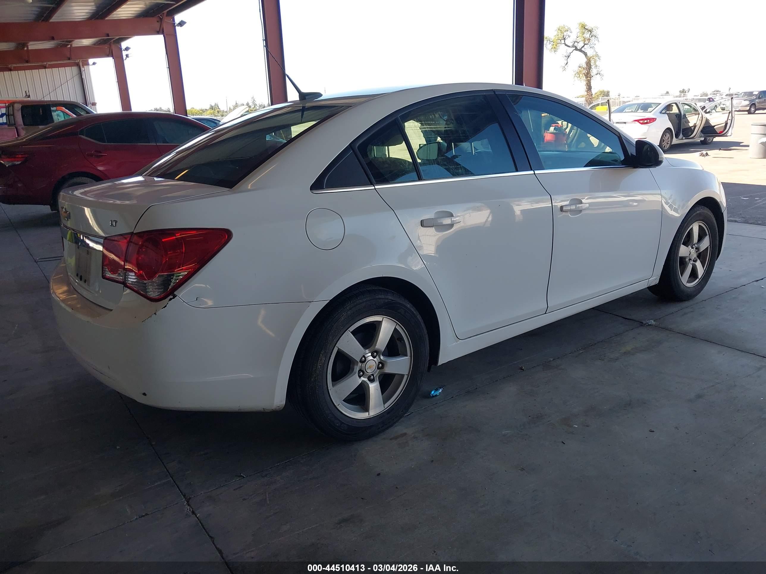 CHEVROLET CRUZE image 4