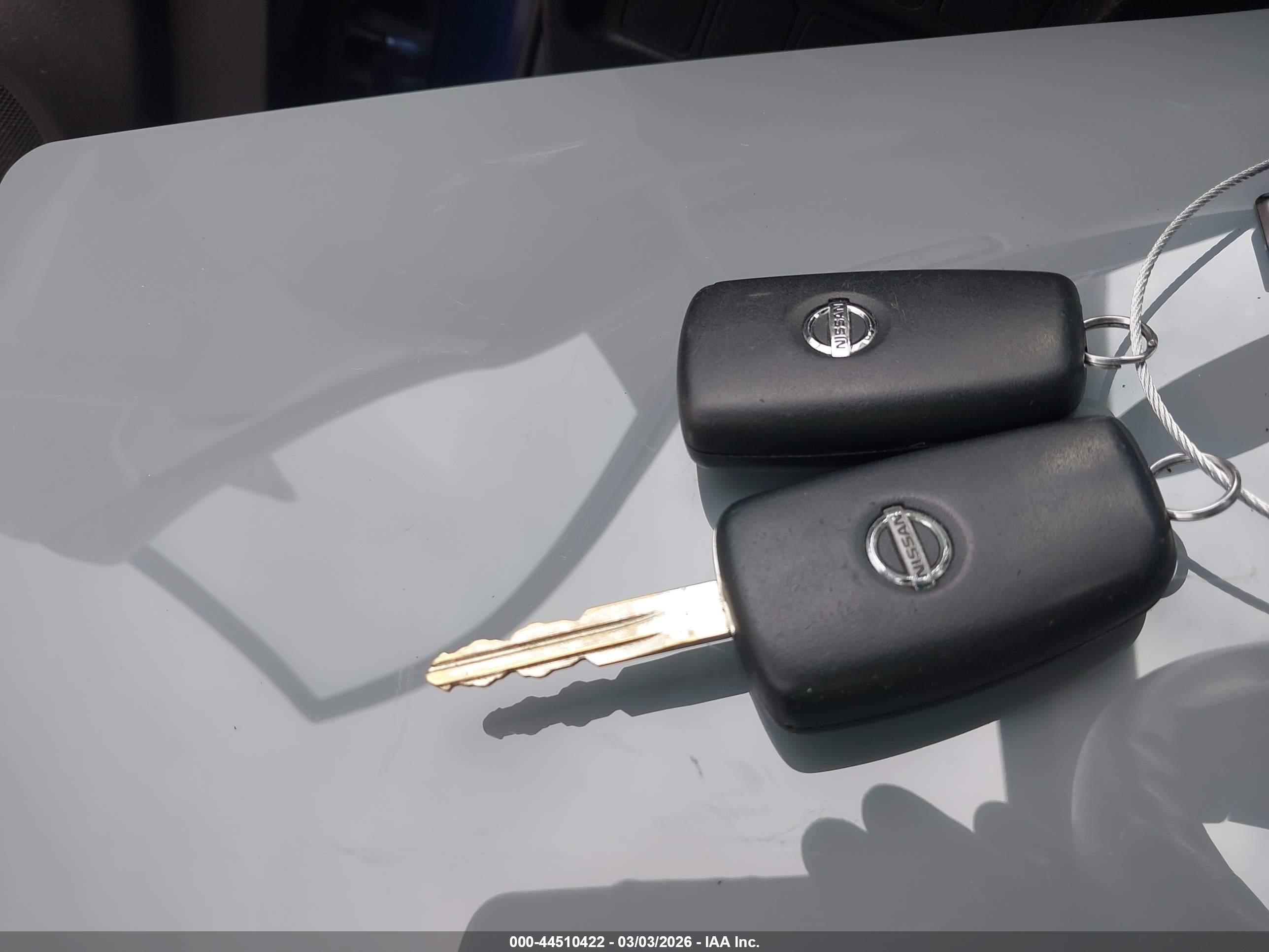 NISSAN ROGUE image 11