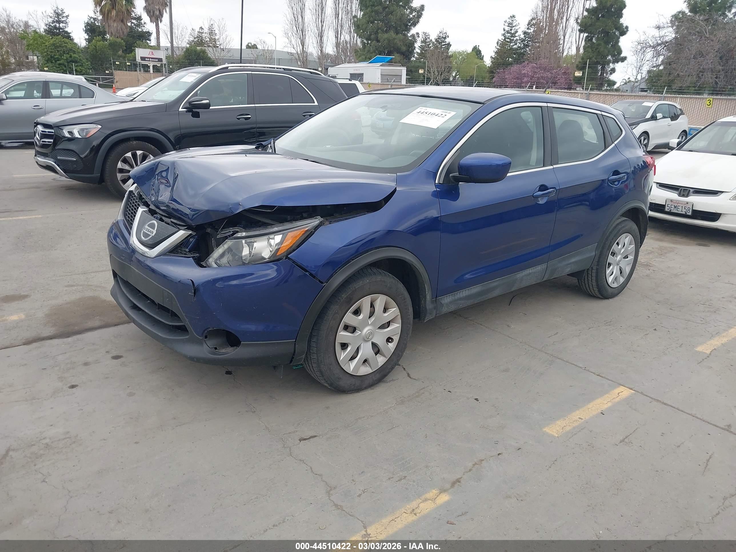 NISSAN ROGUE image 2