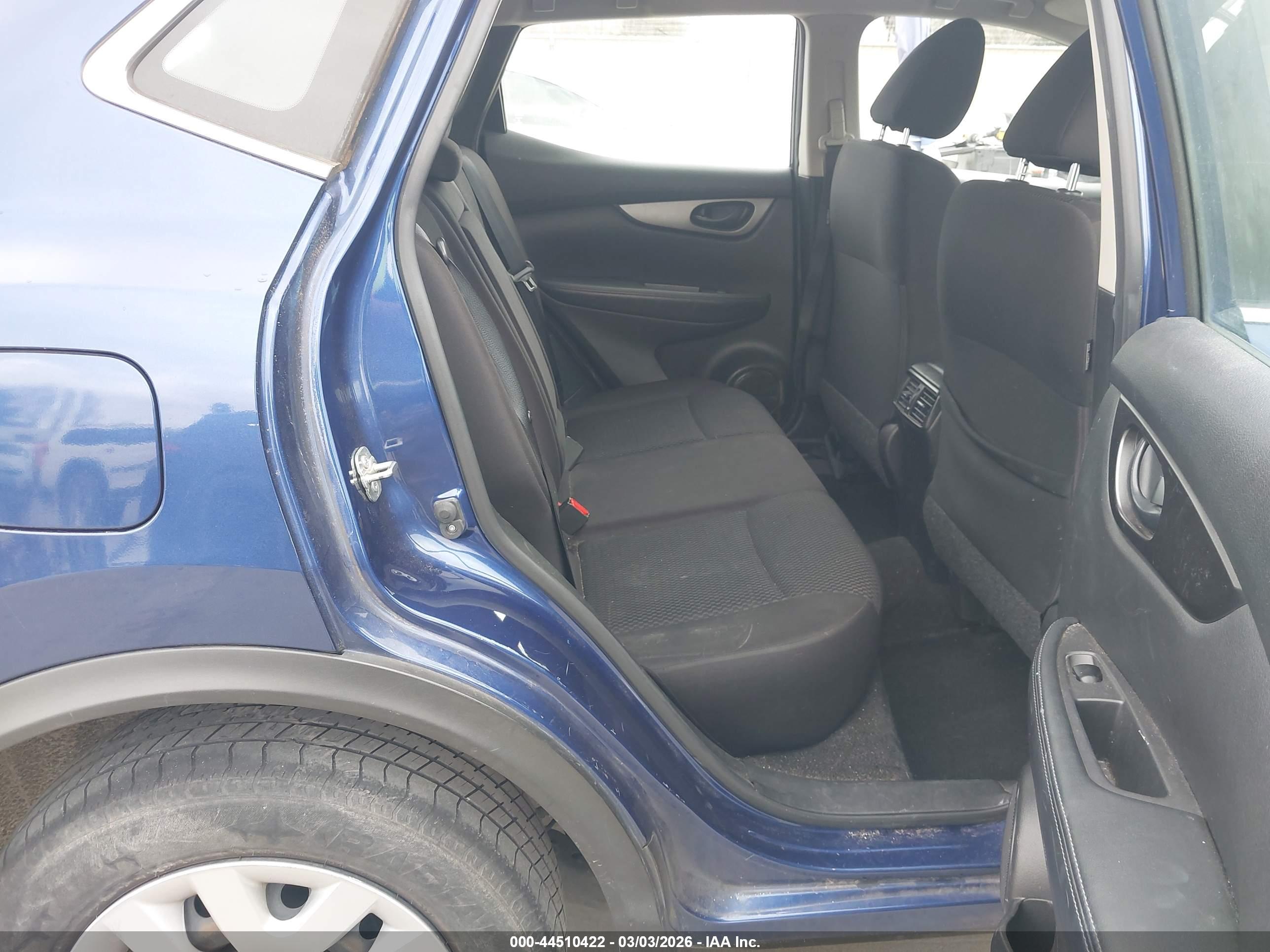 NISSAN ROGUE image 8