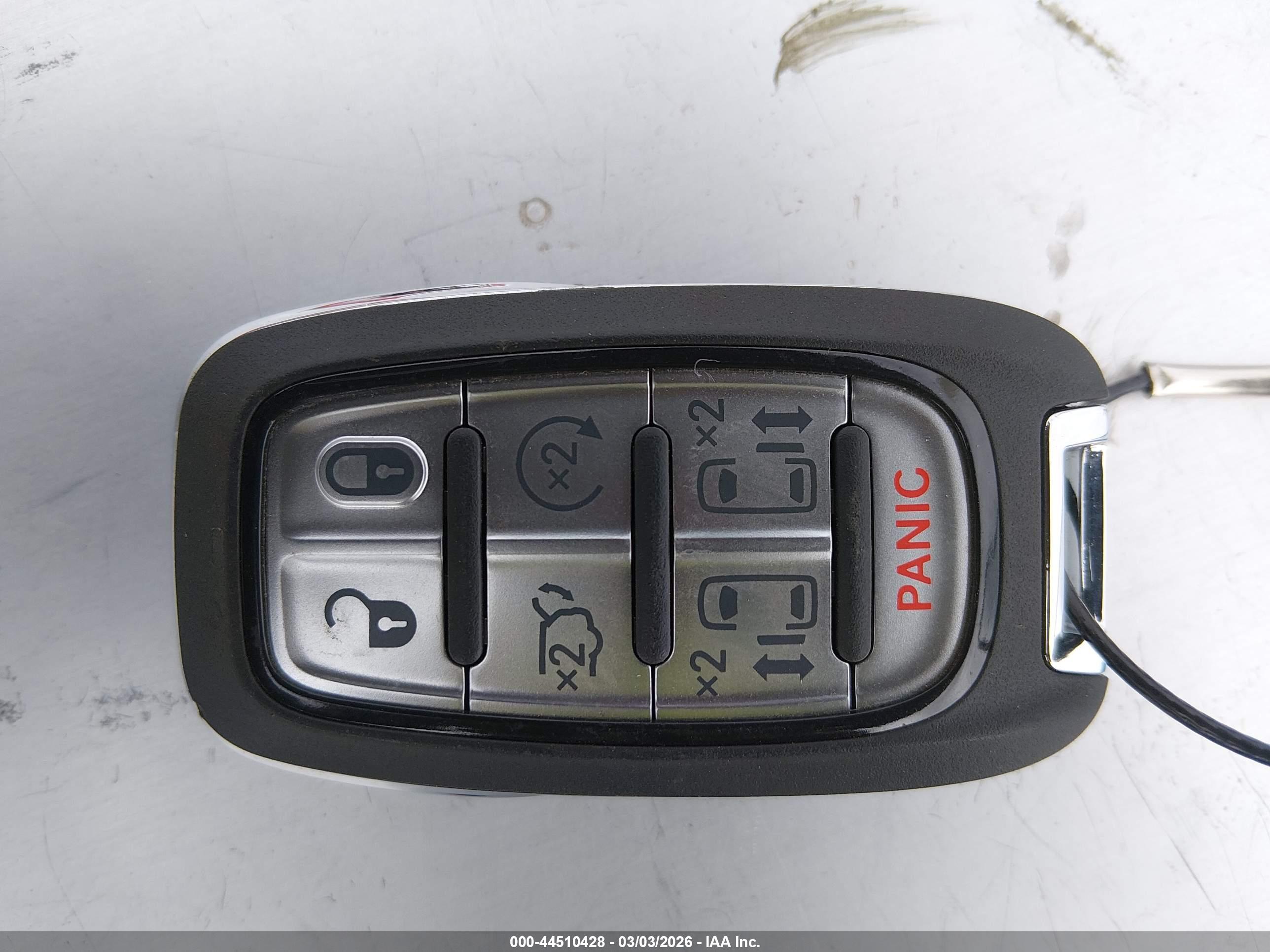 CHRYSLER PACIFICA image 11