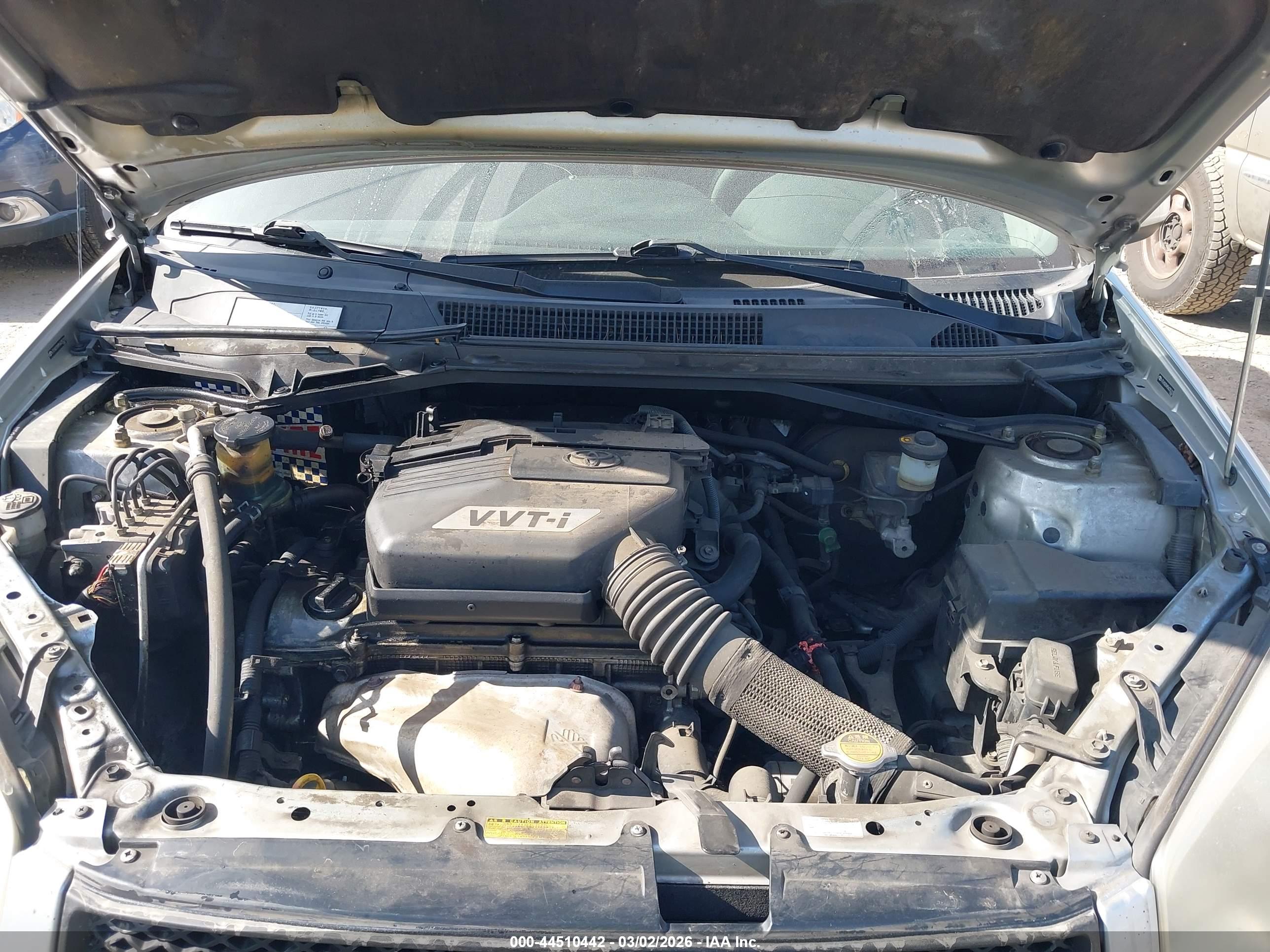 TOYOTA RAV4 image 10