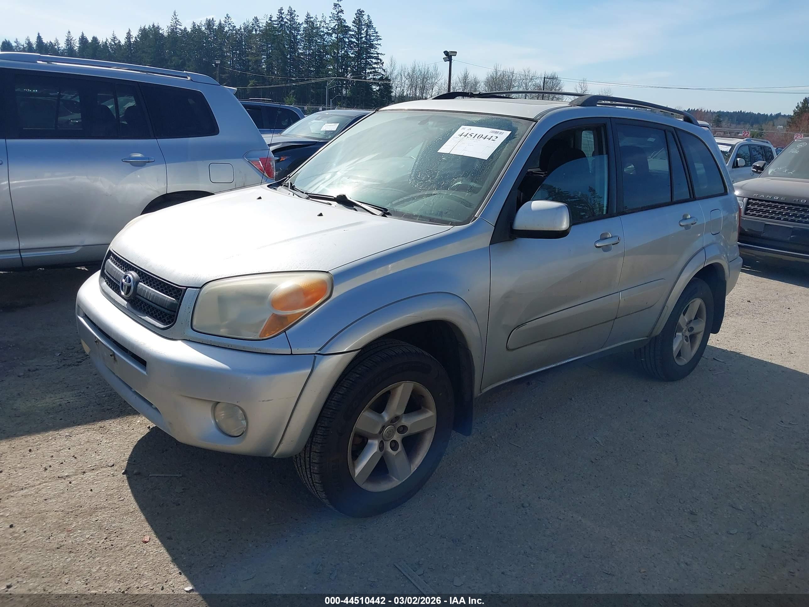 TOYOTA RAV4 image 2