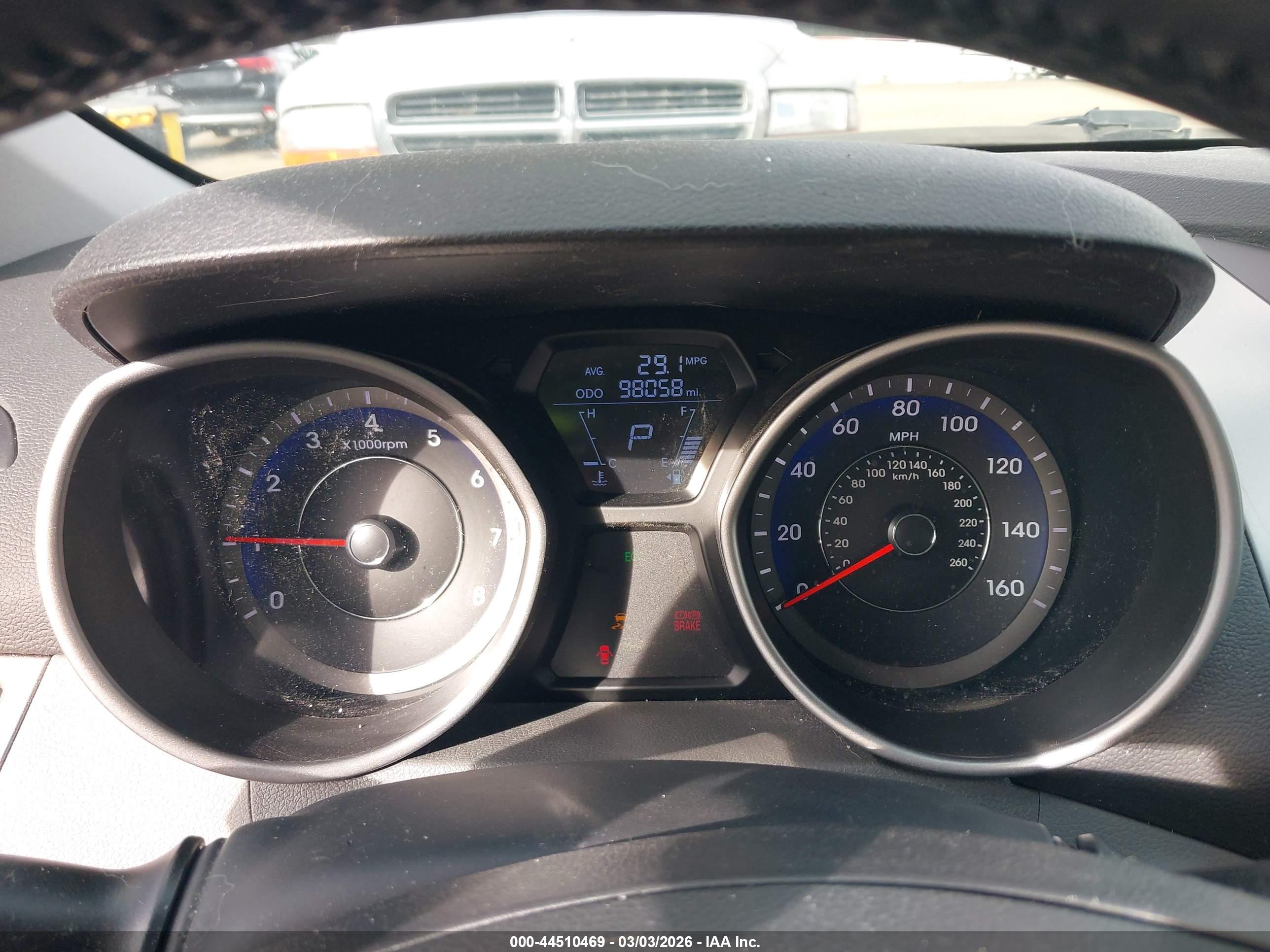 HYUNDAI ELANTRA image 7