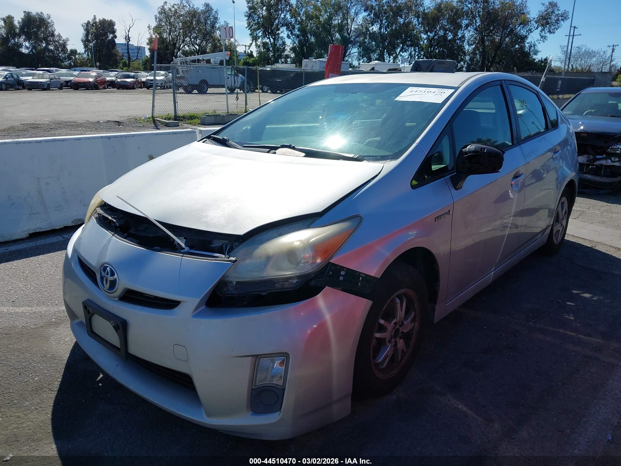 TOYOTA PRIUS image 2