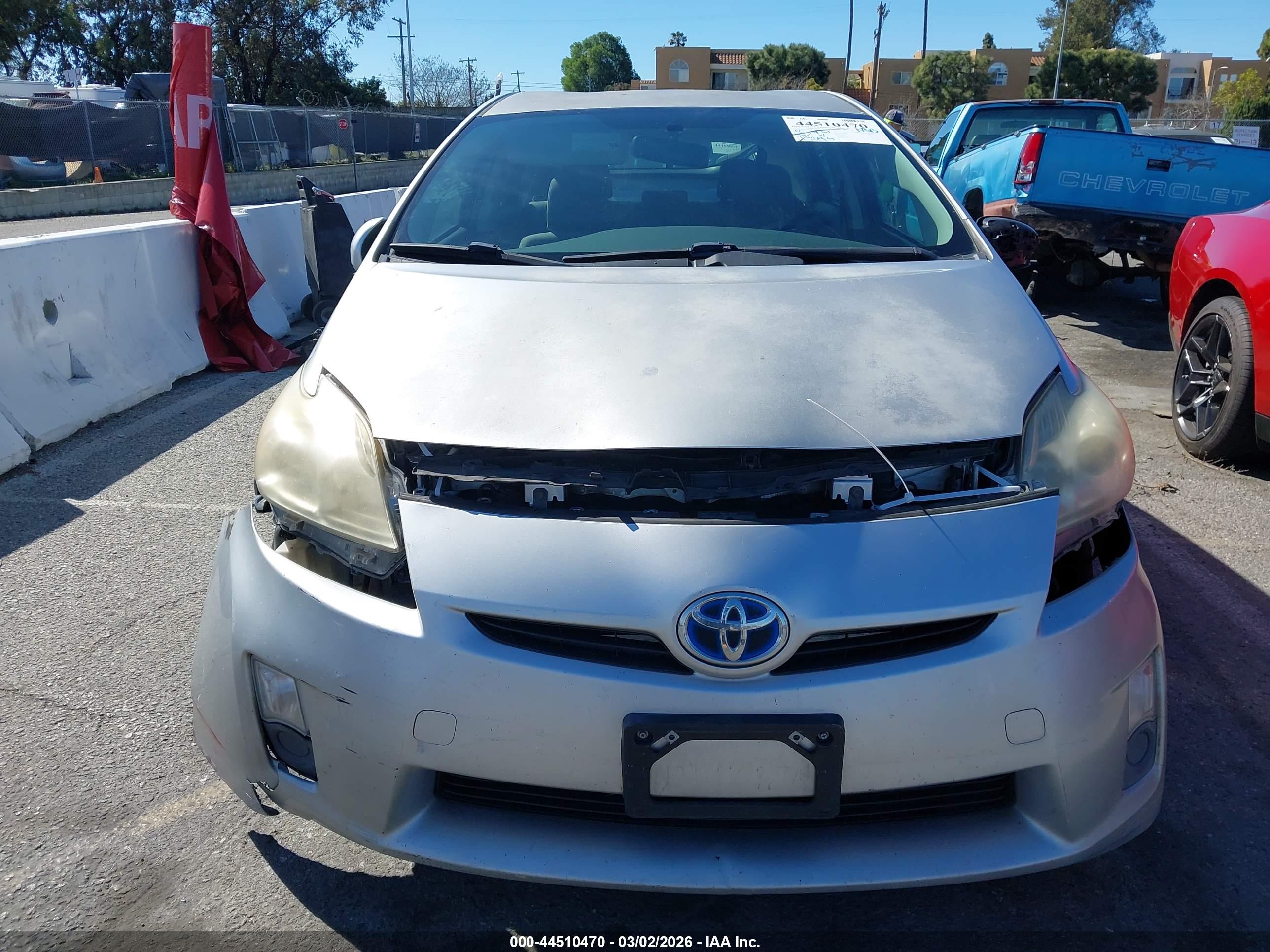 TOYOTA PRIUS image 6