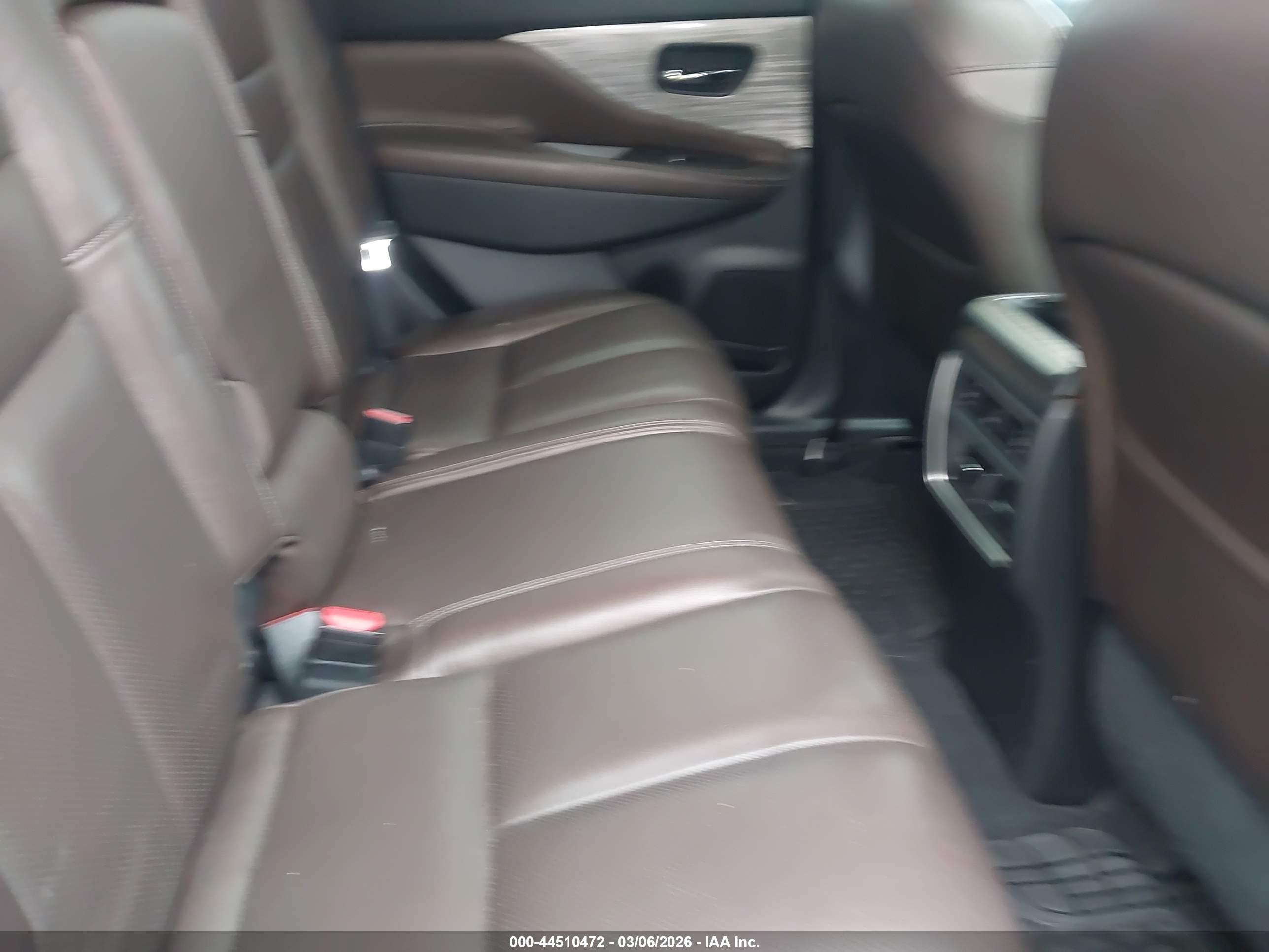 NISSAN MURANO image 8