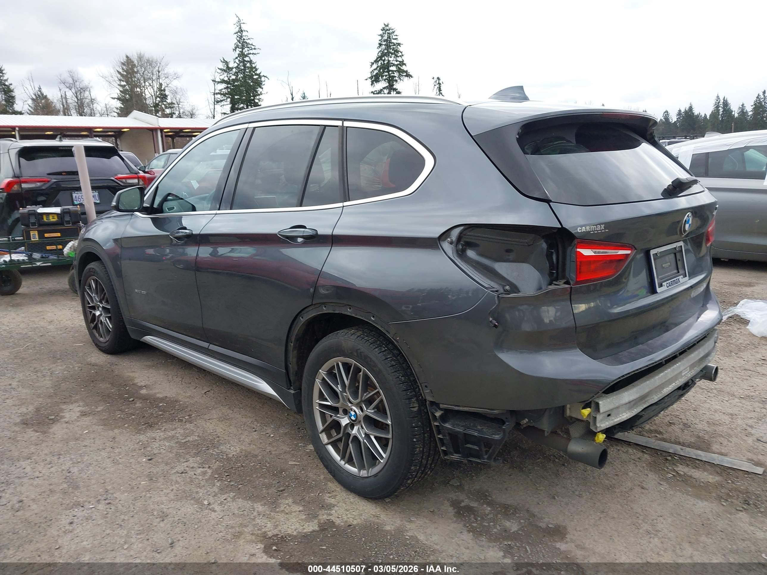 BMW X1 image 3