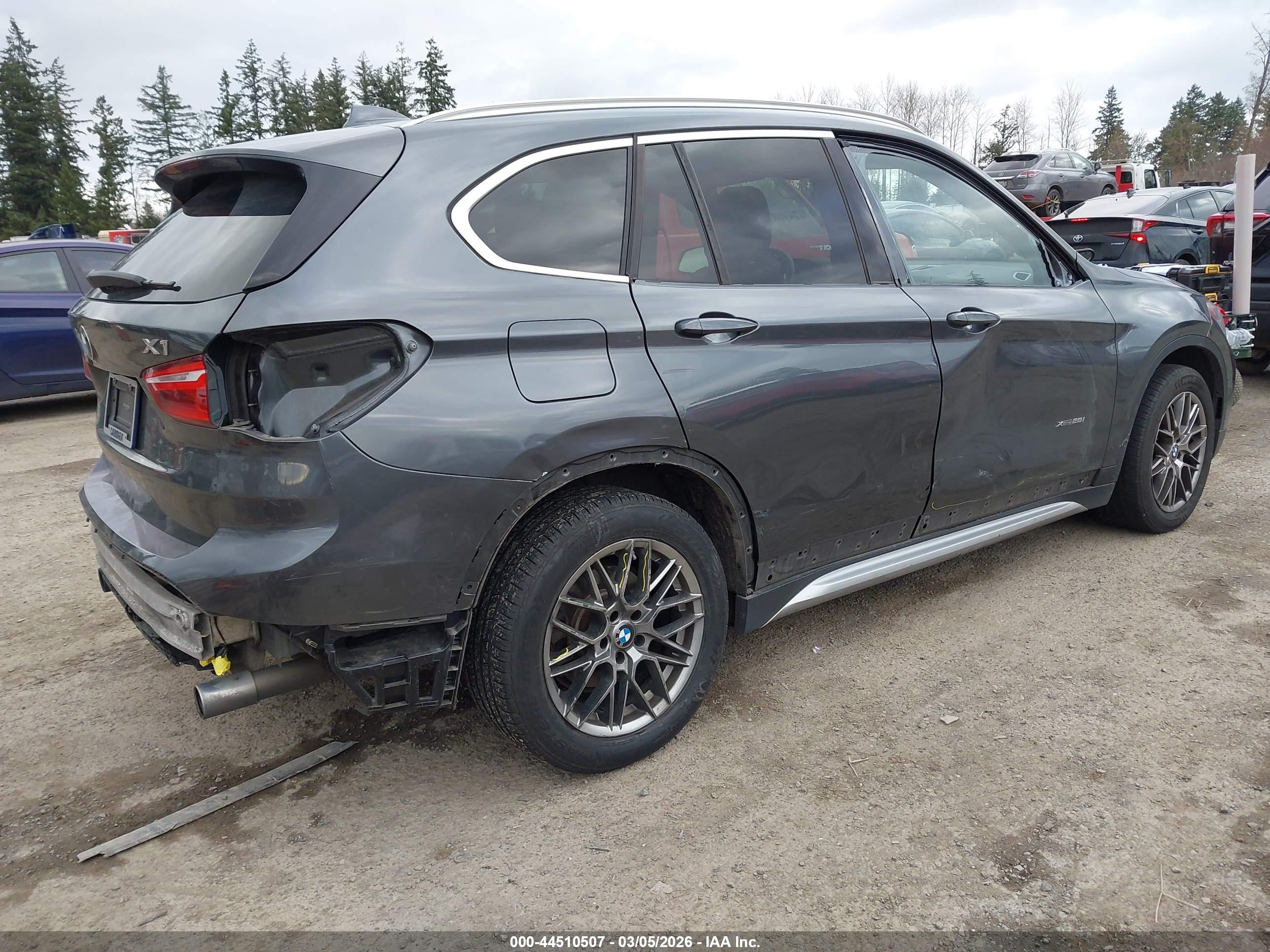 BMW X1 image 4