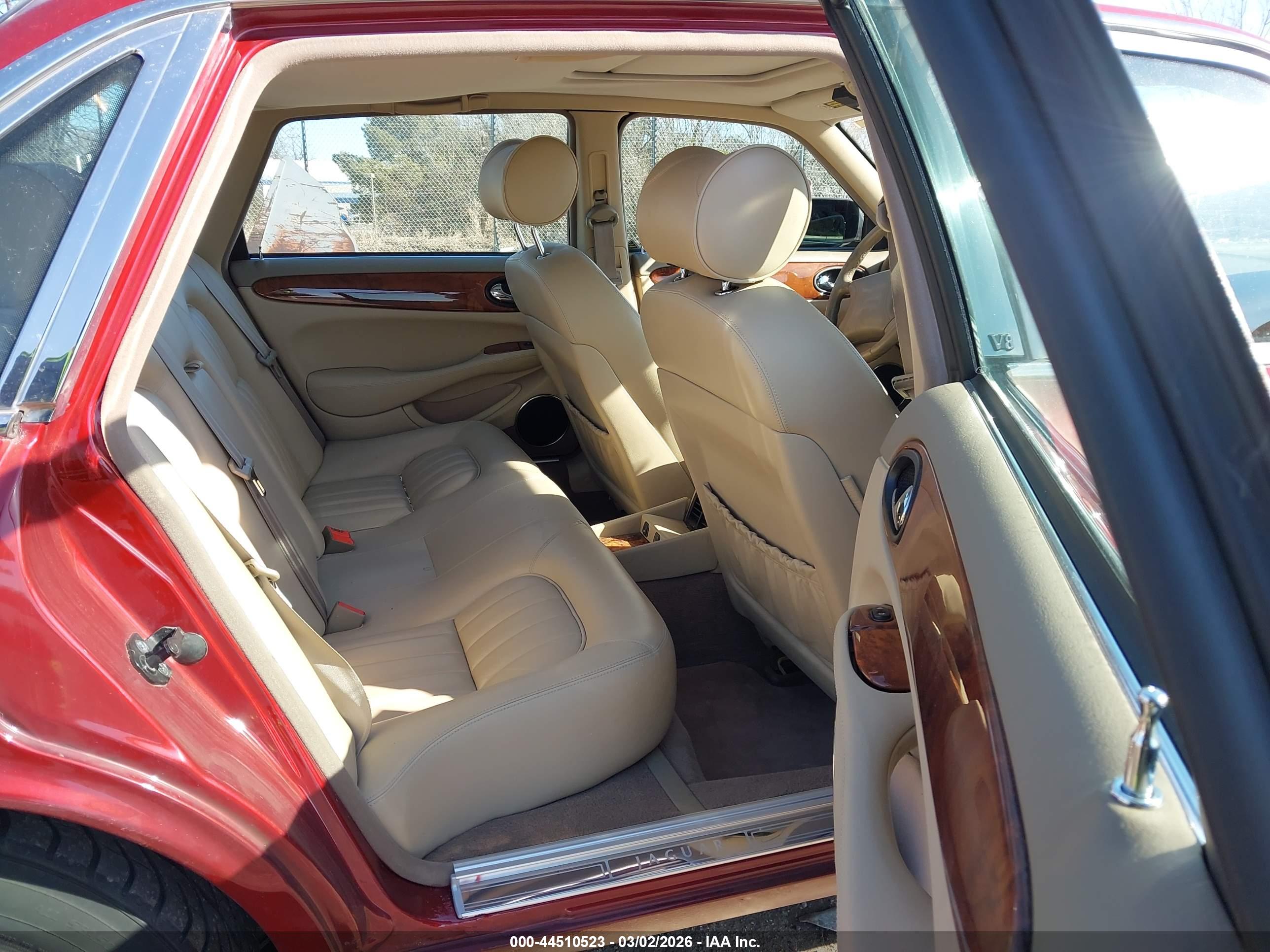 JAGUAR XJ8 image 8