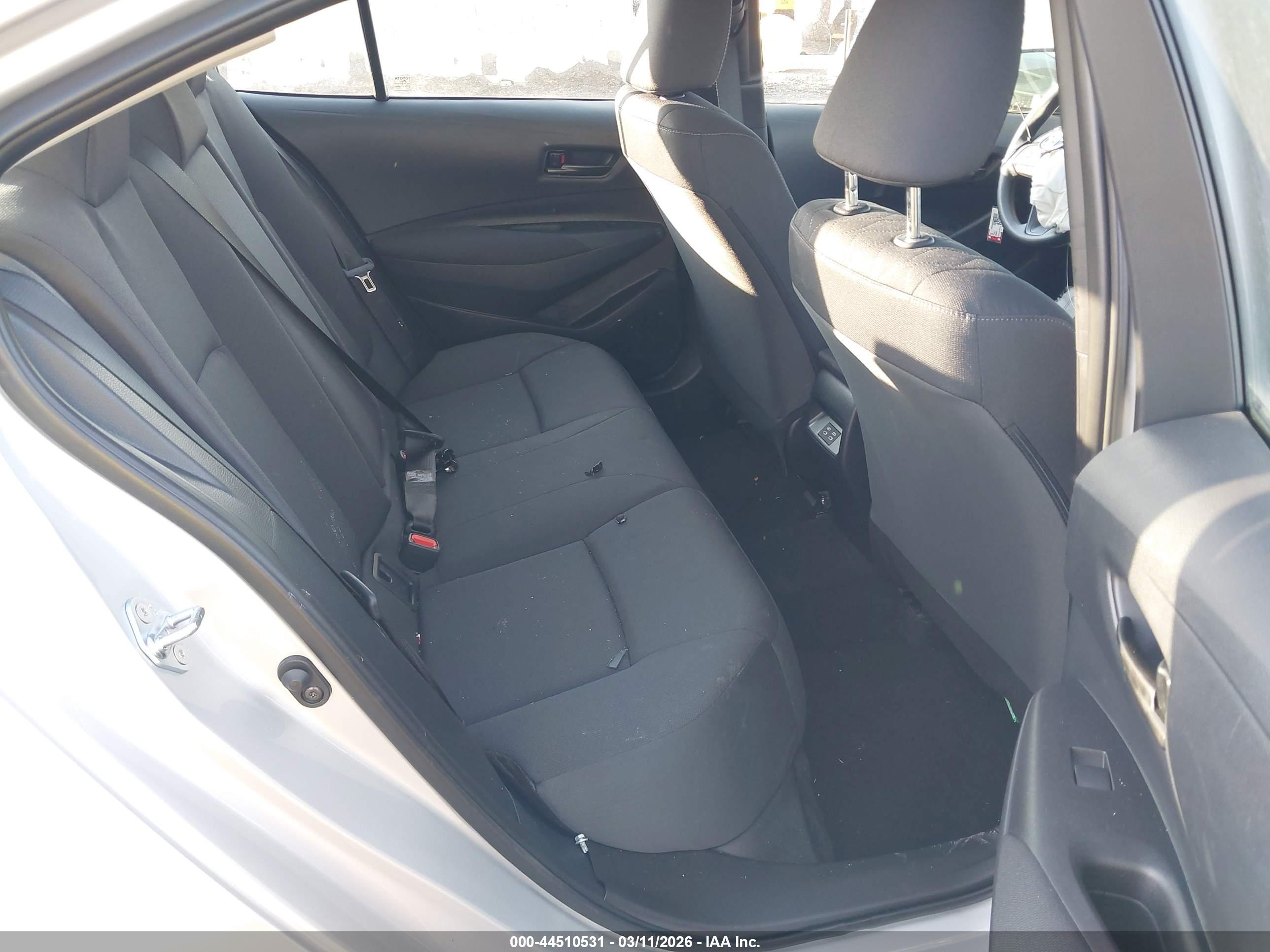 TOYOTA COROLLA image 8