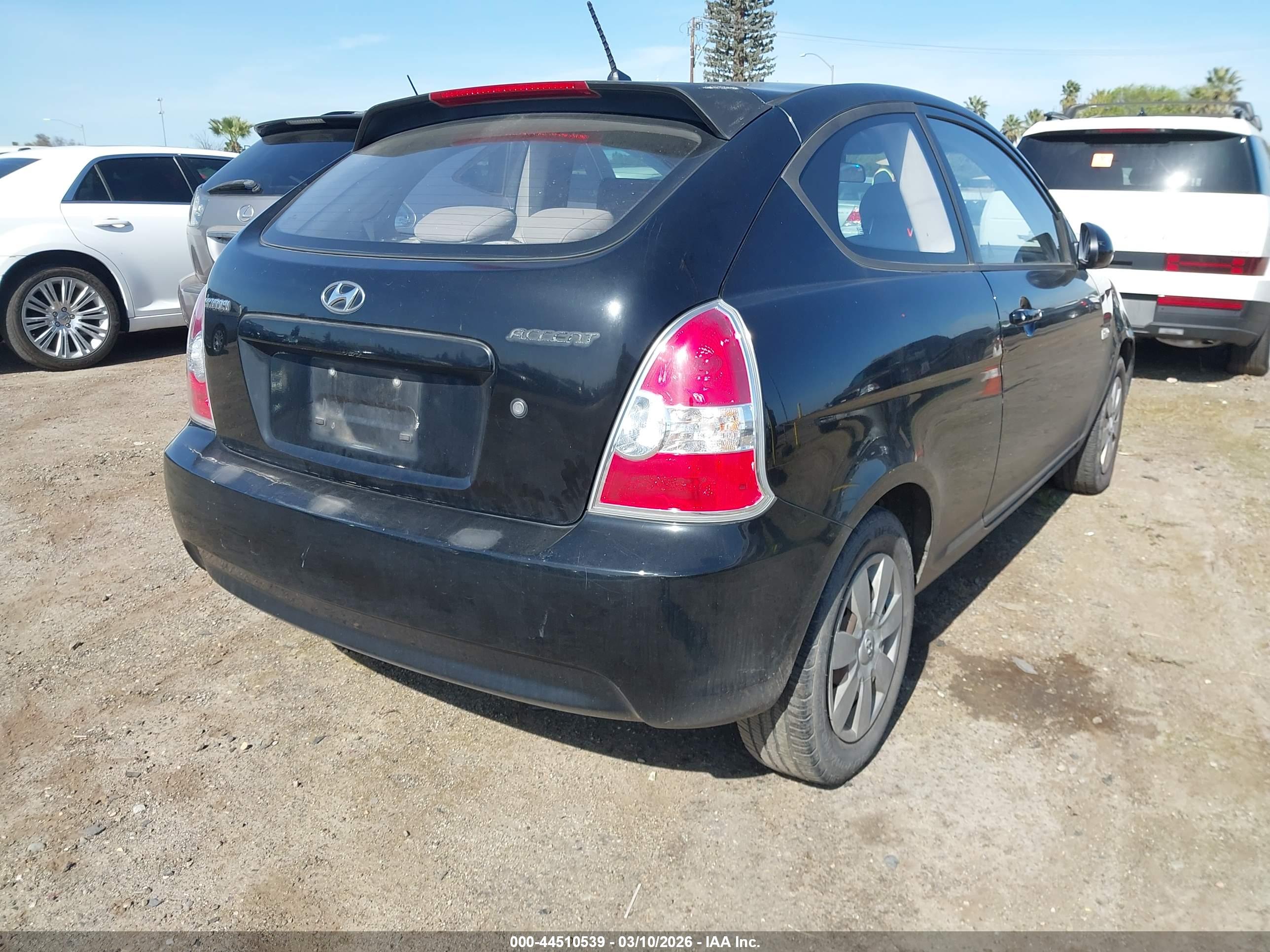 HYUNDAI ACCENT image 4