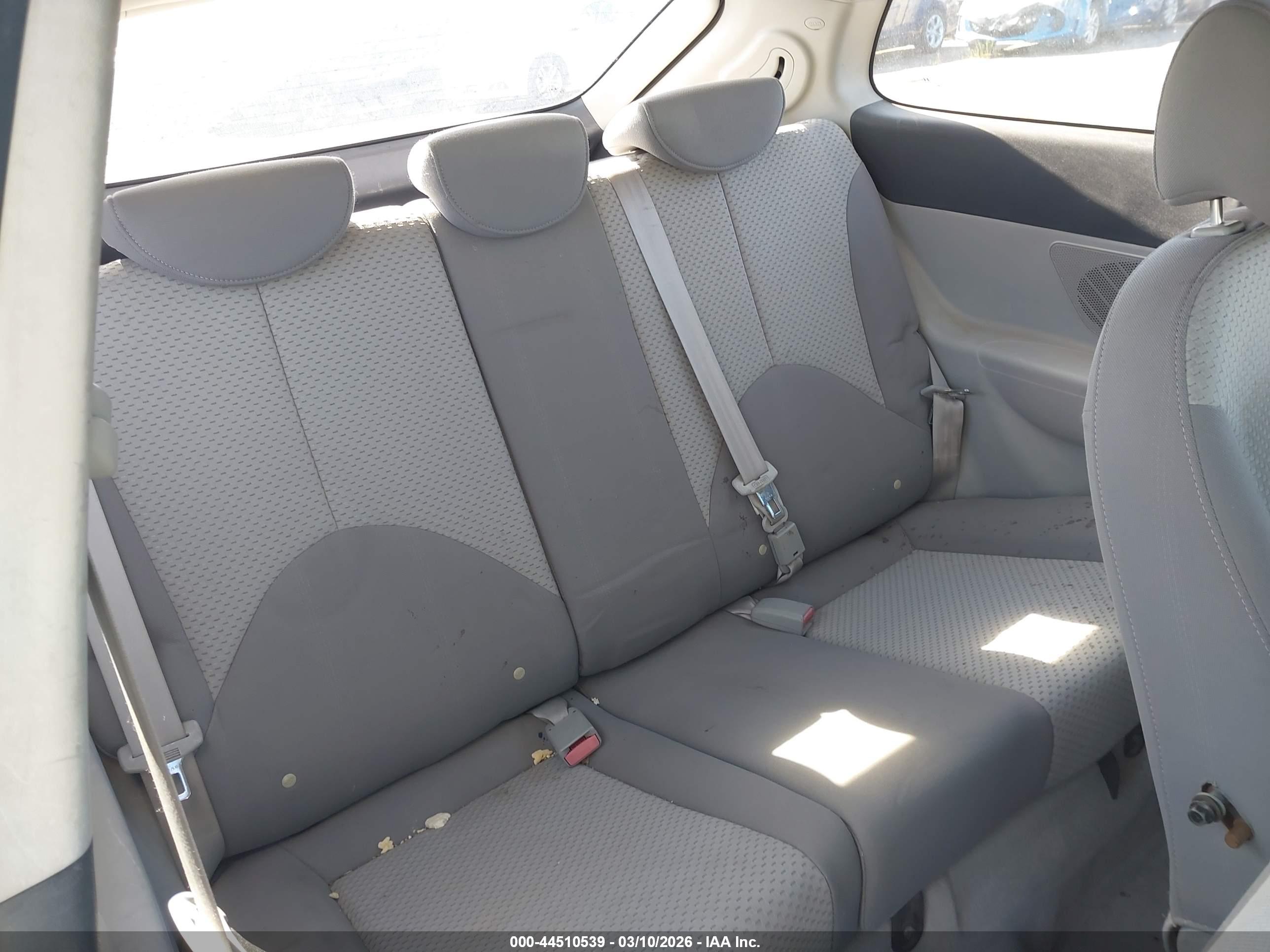 HYUNDAI ACCENT image 8