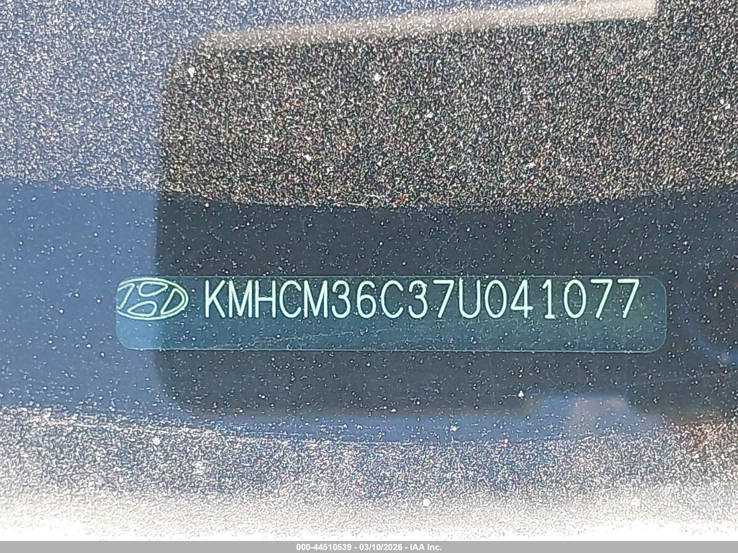 HYUNDAI ACCENT image 9