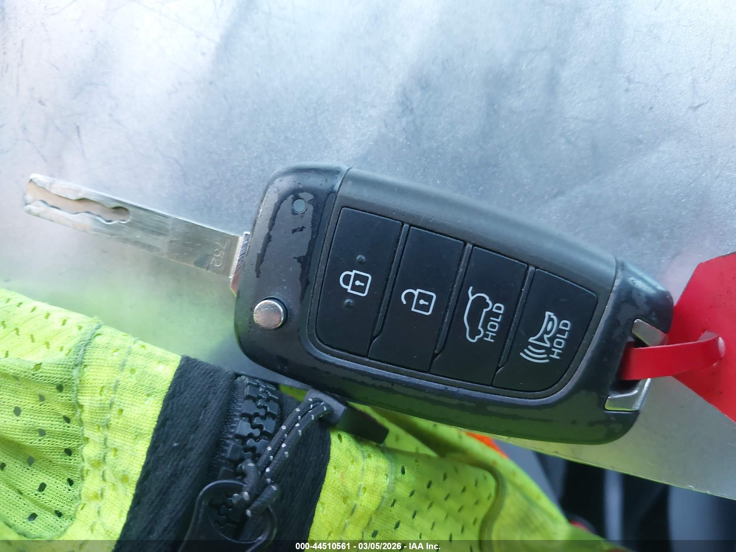 HYUNDAI KONA image 11