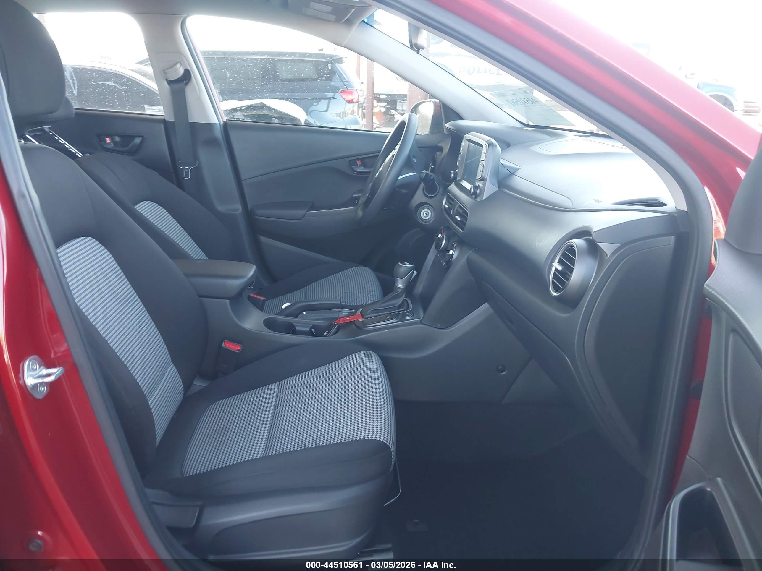 HYUNDAI KONA image 5
