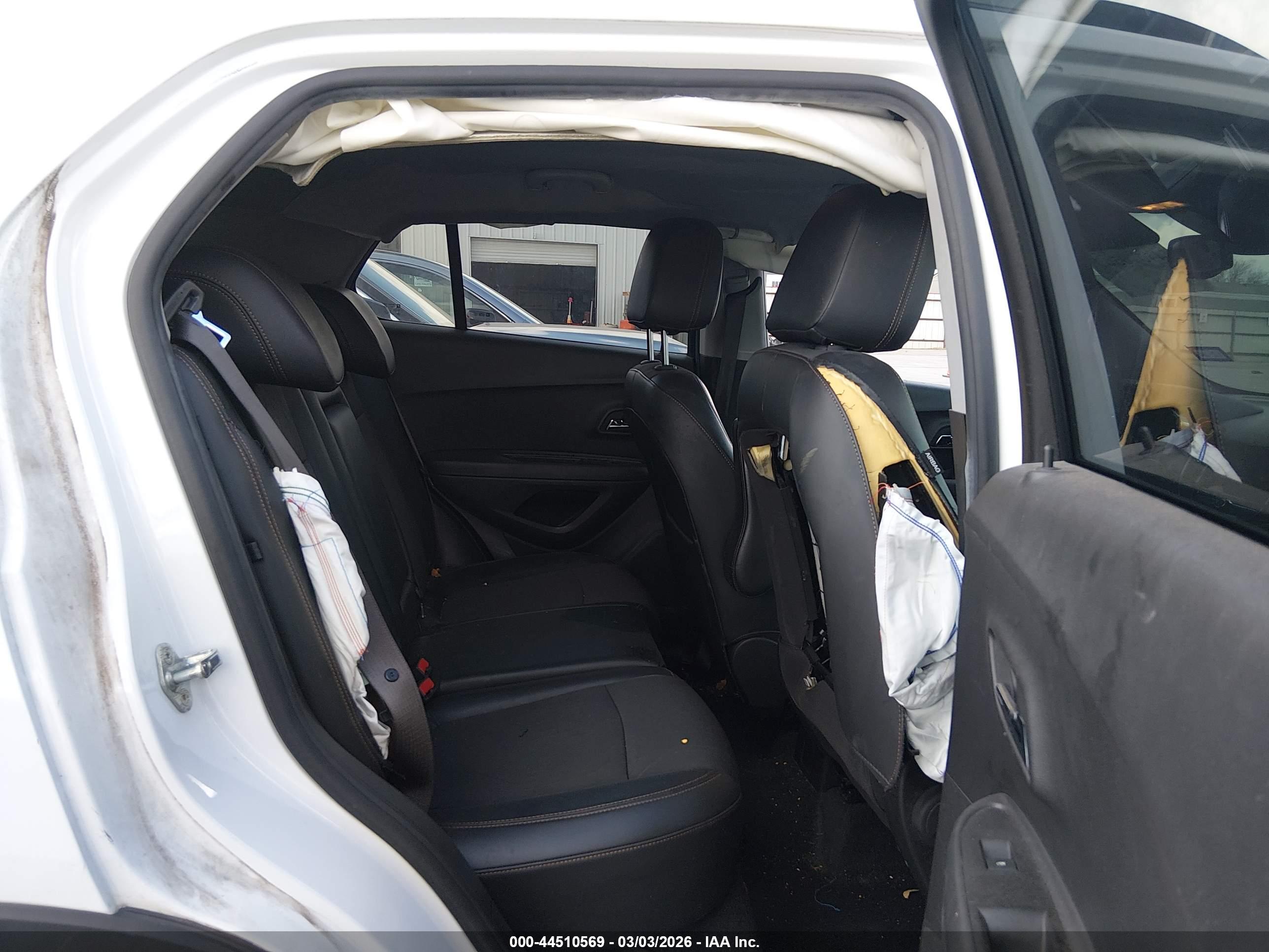 CHEVROLET TRAX image 8