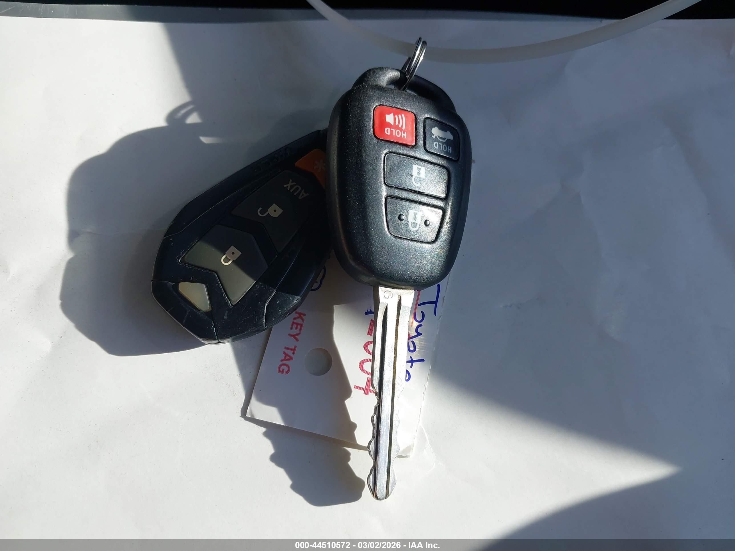 TOYOTA CAMRY image 11
