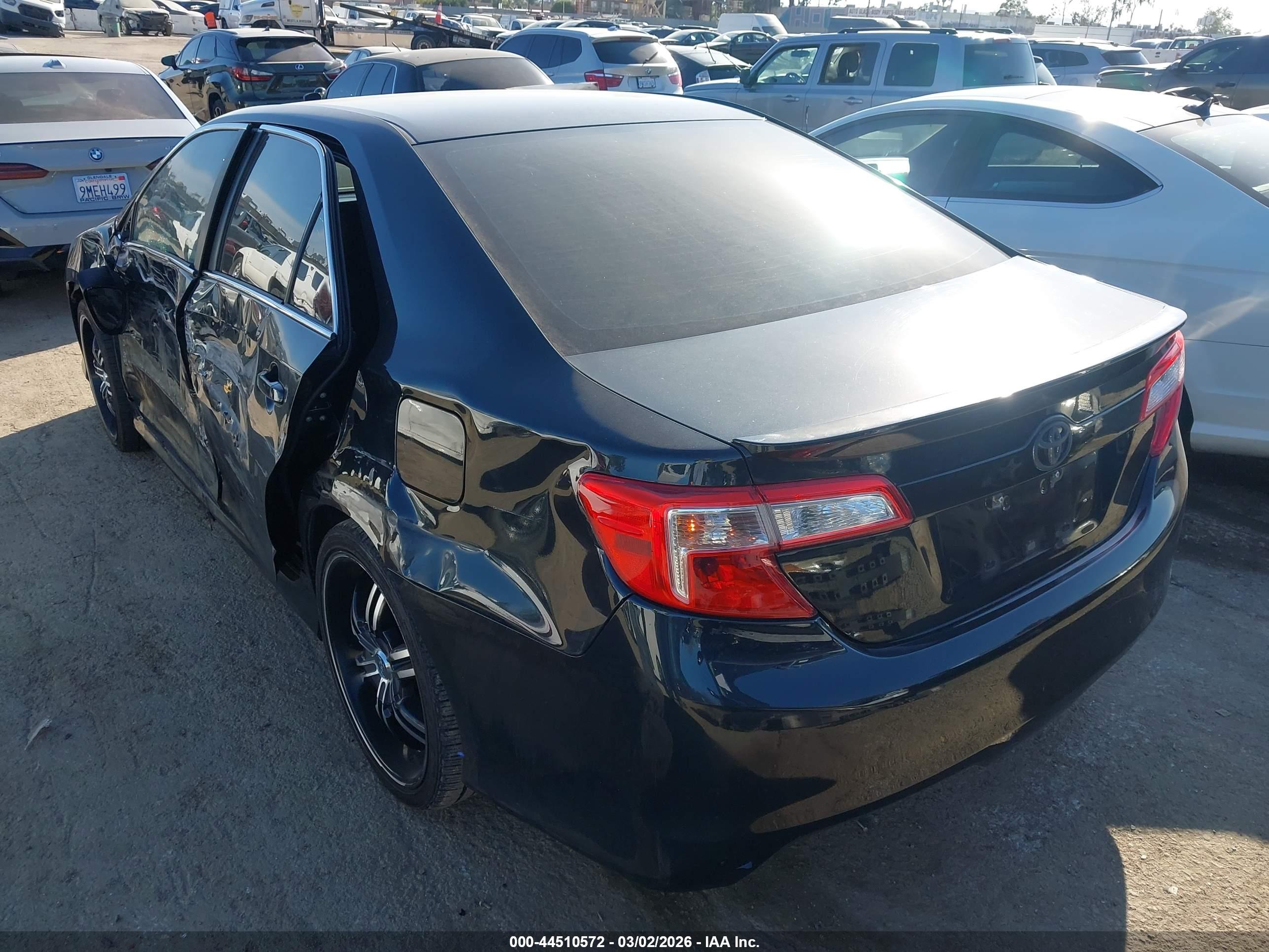 TOYOTA CAMRY image 3