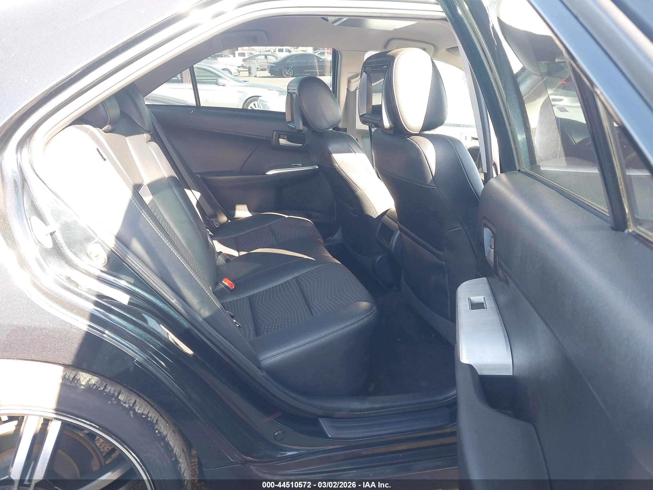 TOYOTA CAMRY image 8