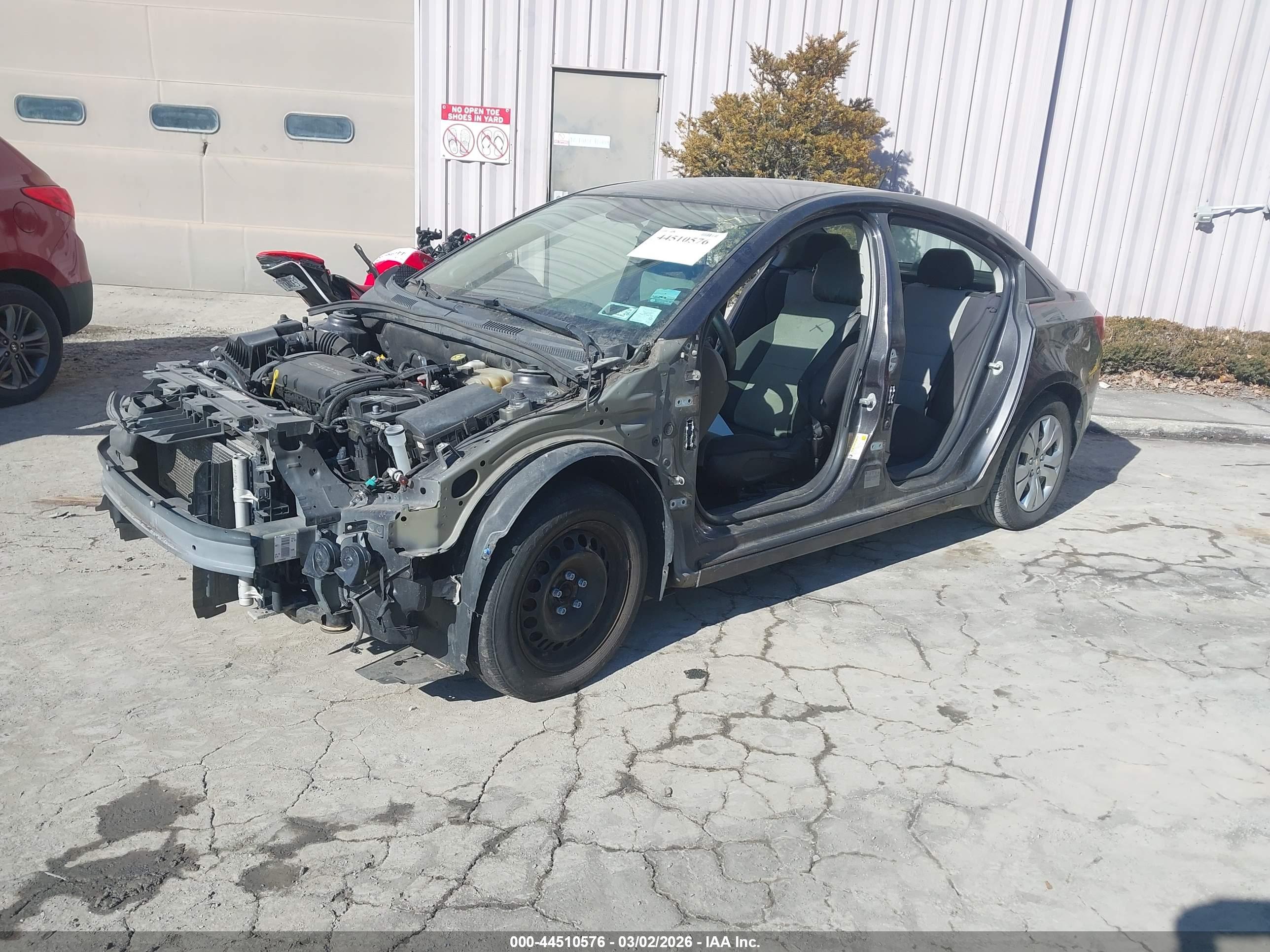 CHEVROLET CRUZE image 2