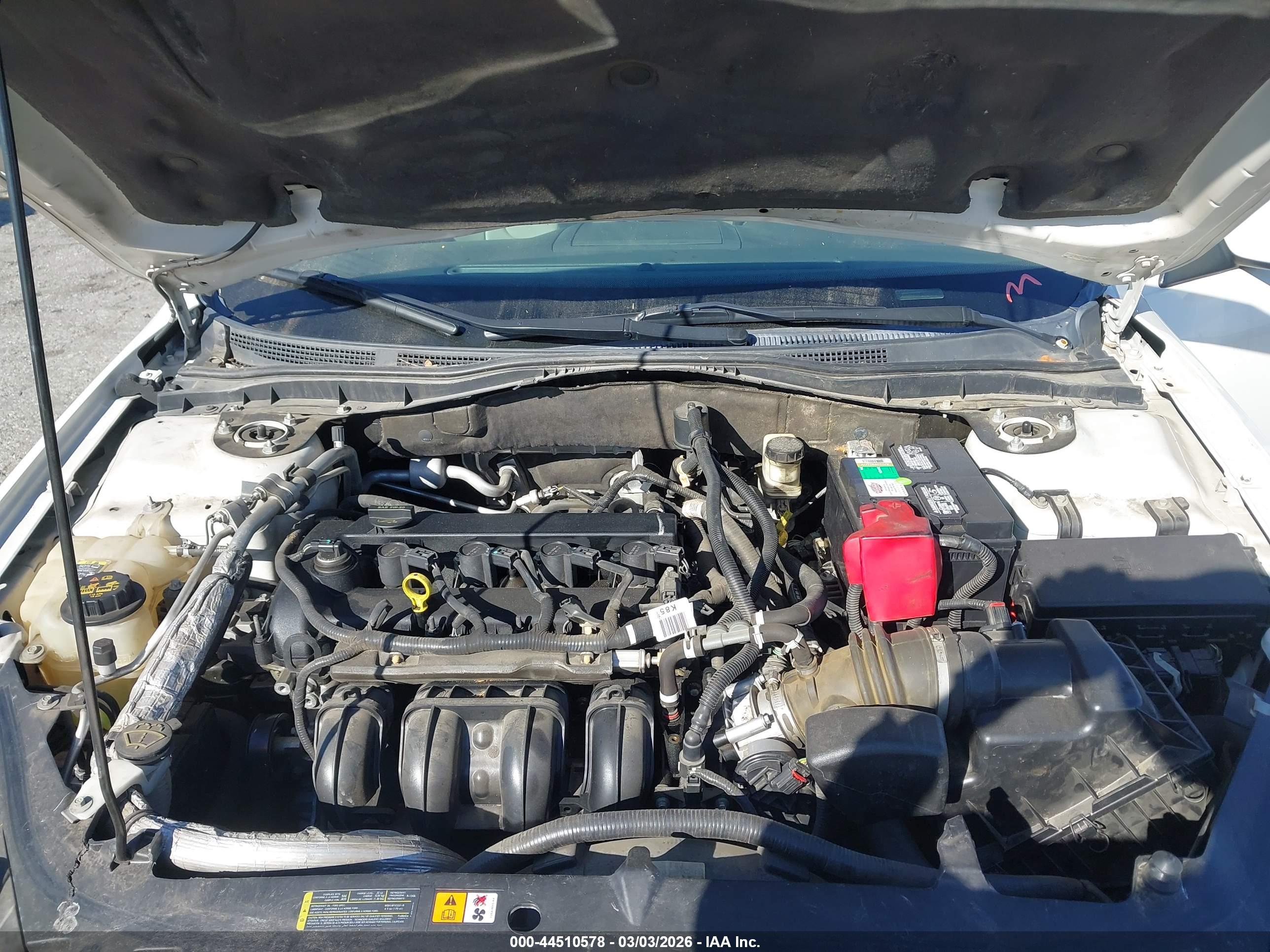 FORD FUSION image 10