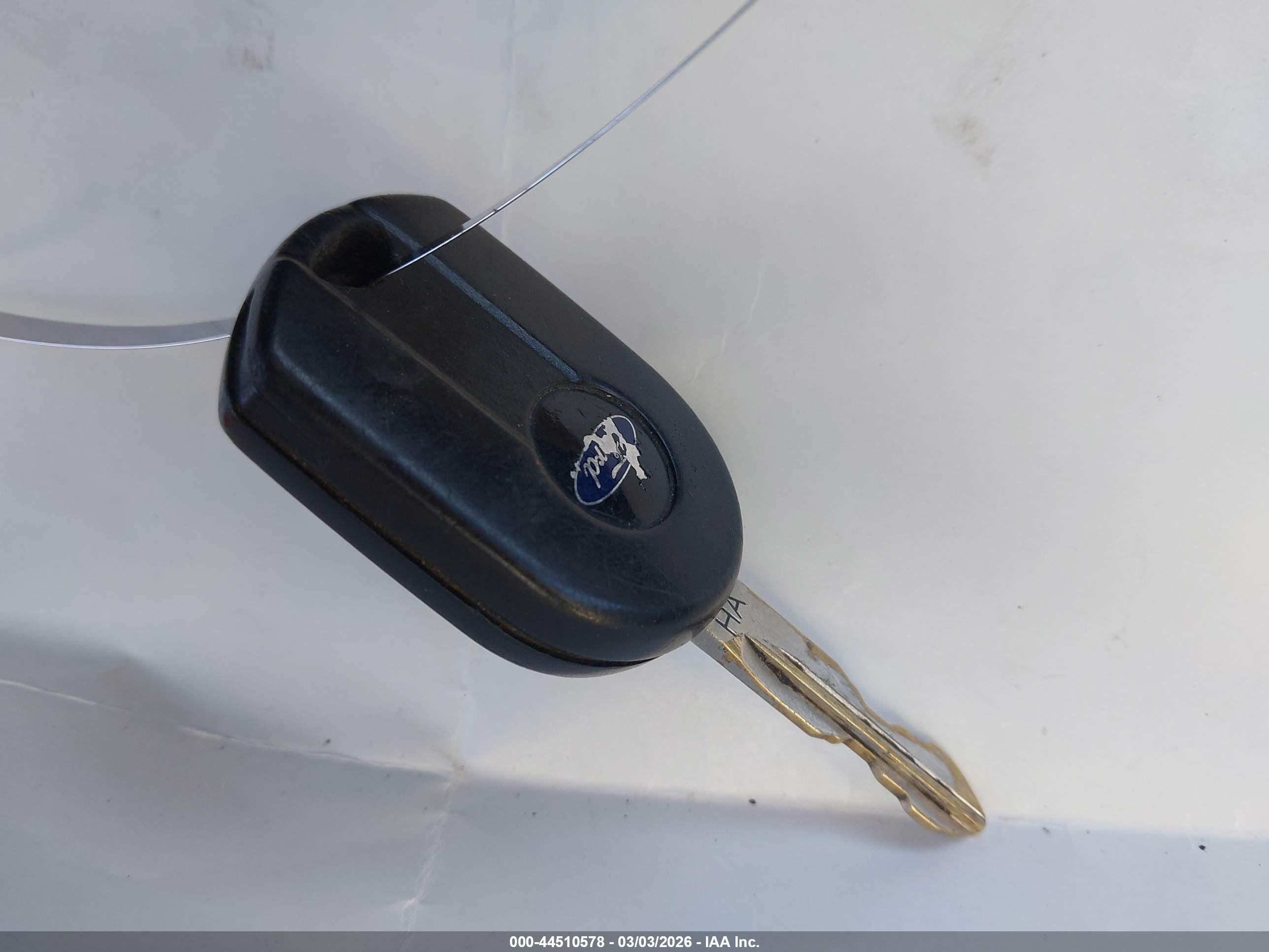 FORD FUSION image 11
