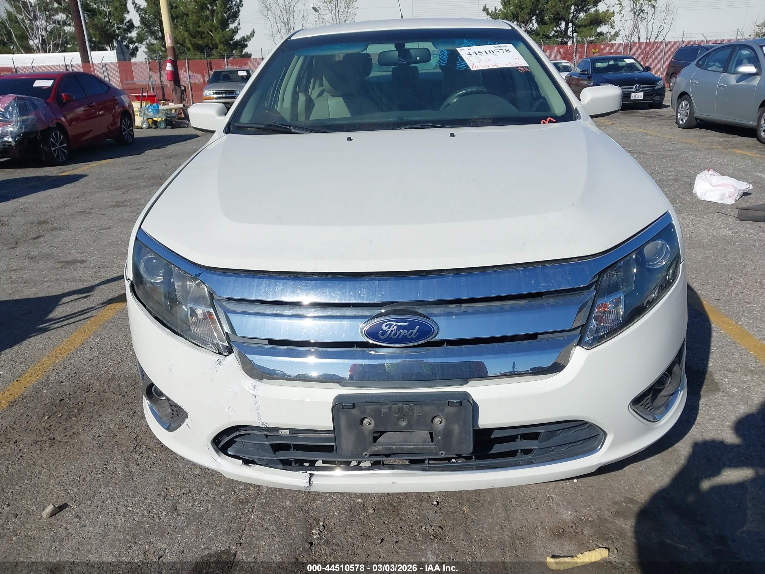 FORD FUSION image 6