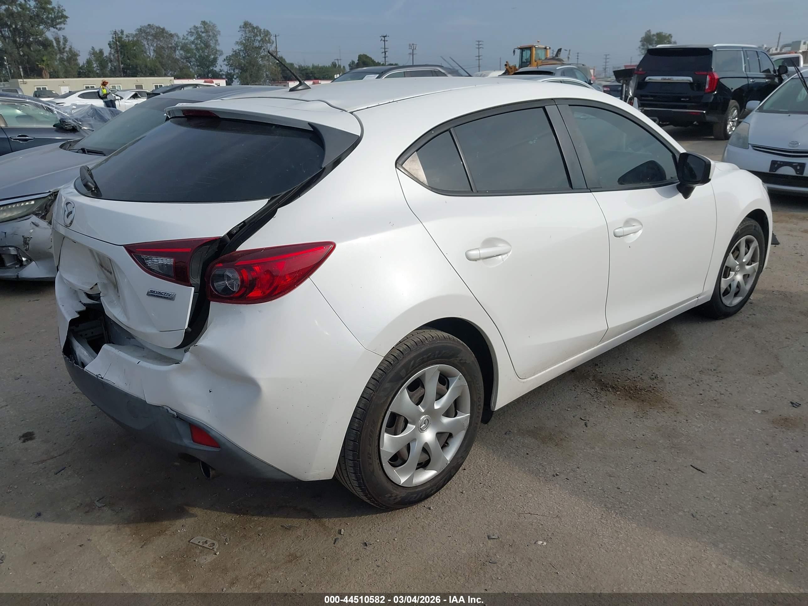 MAZDA MAZDA3 image 4