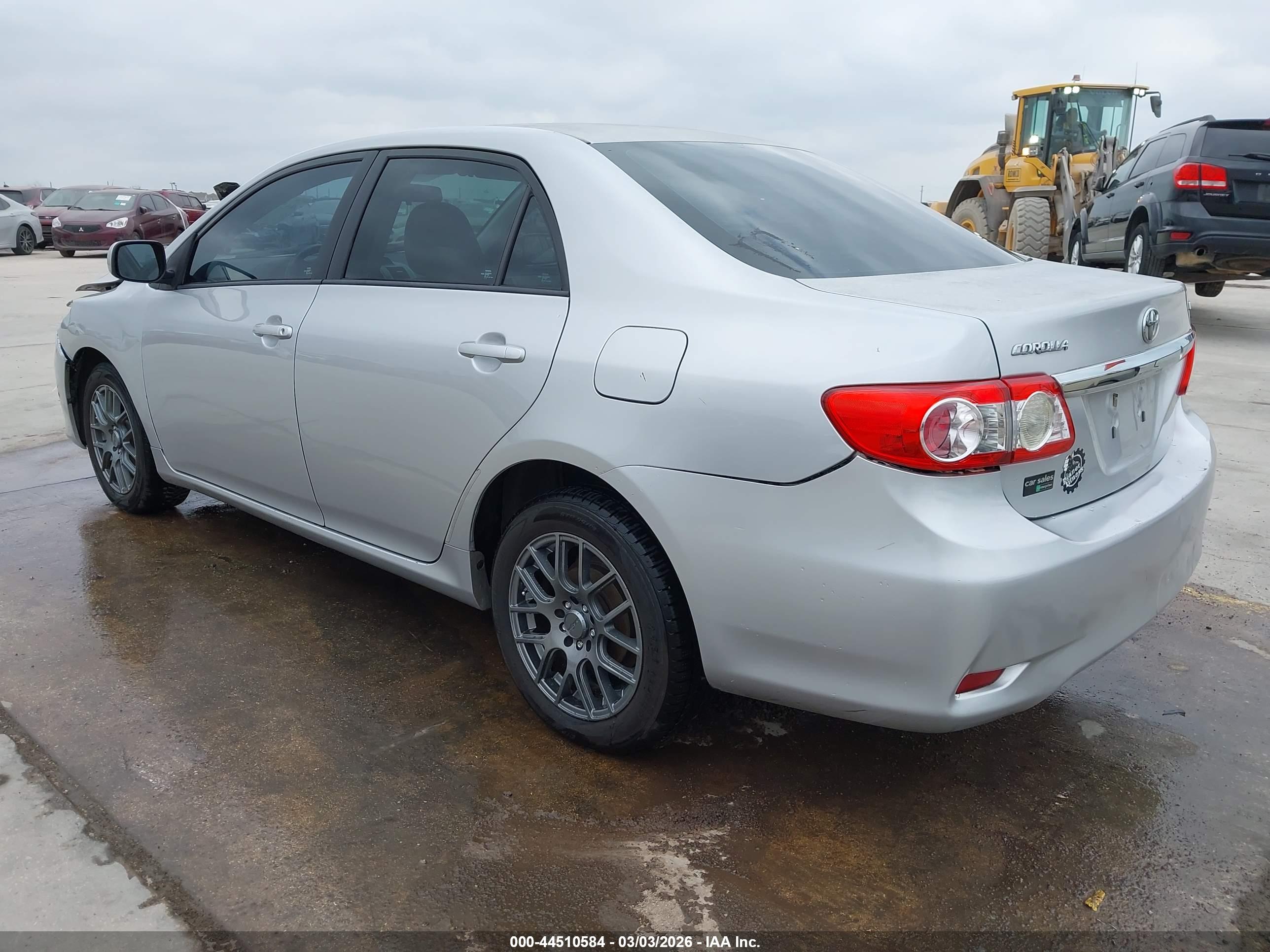 TOYOTA COROLLA image 3