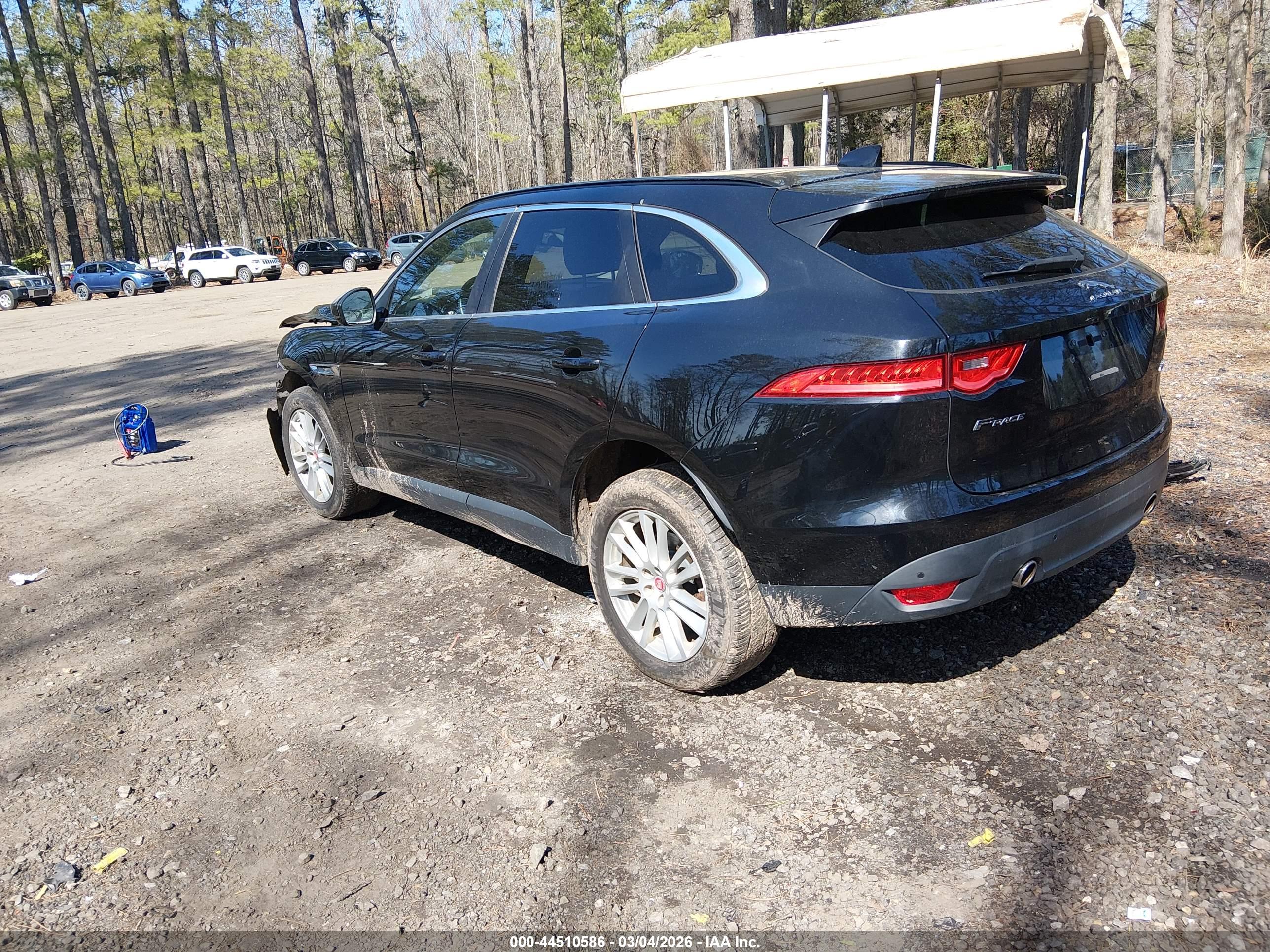 JAGUAR F-PACE image 3